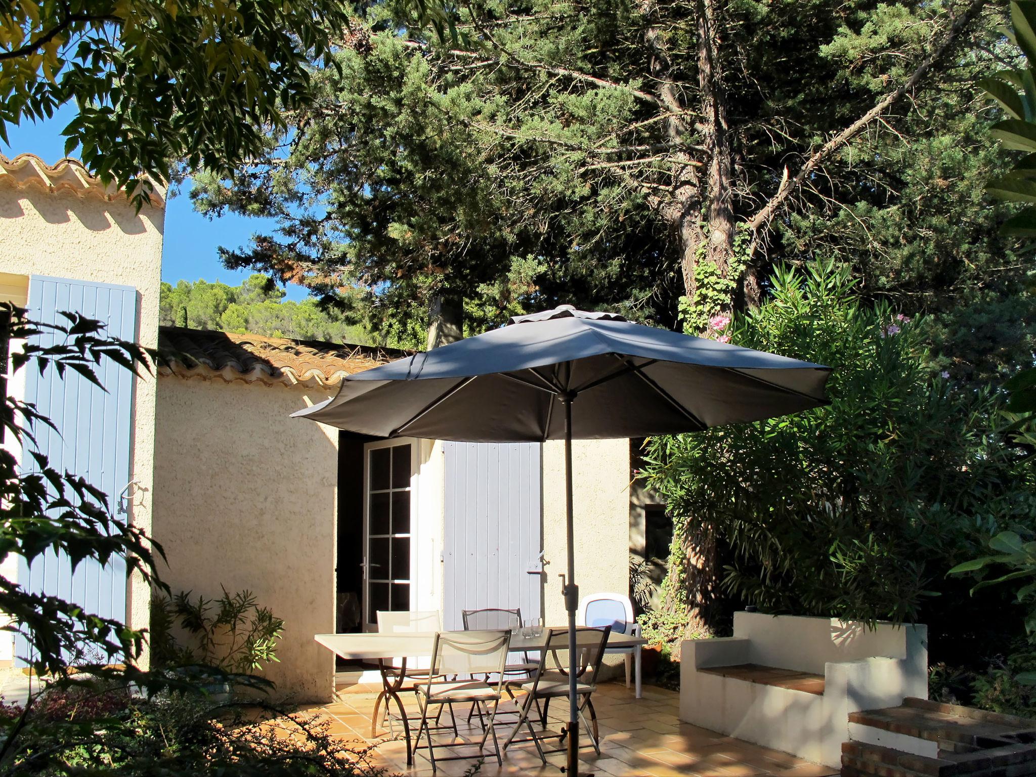 Photo 32 - Maison de 4 chambres à Tresques avec piscine privée et jardin