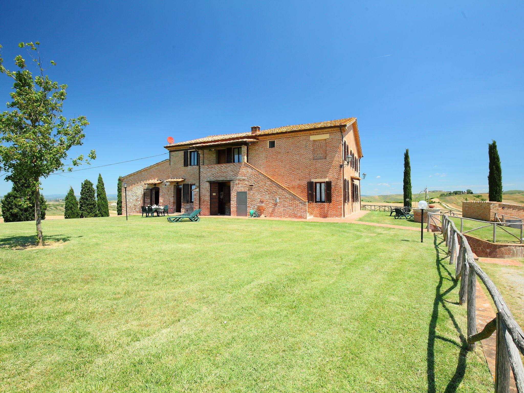 Photo 32 - Maison de 2 chambres à Asciano avec piscine et jardin