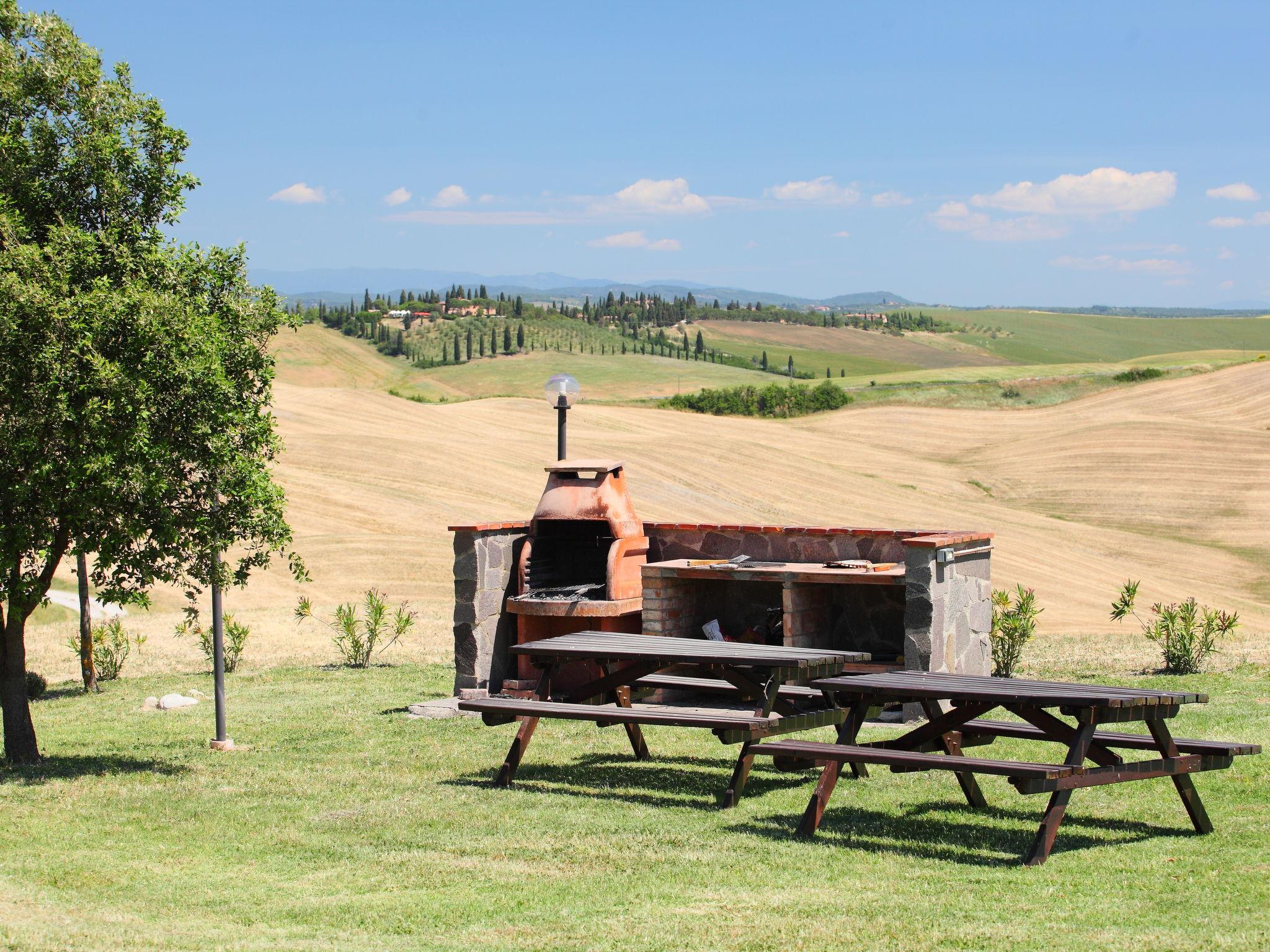 Foto 22 - Appartamento con 2 camere da letto a Asciano con piscina e giardino