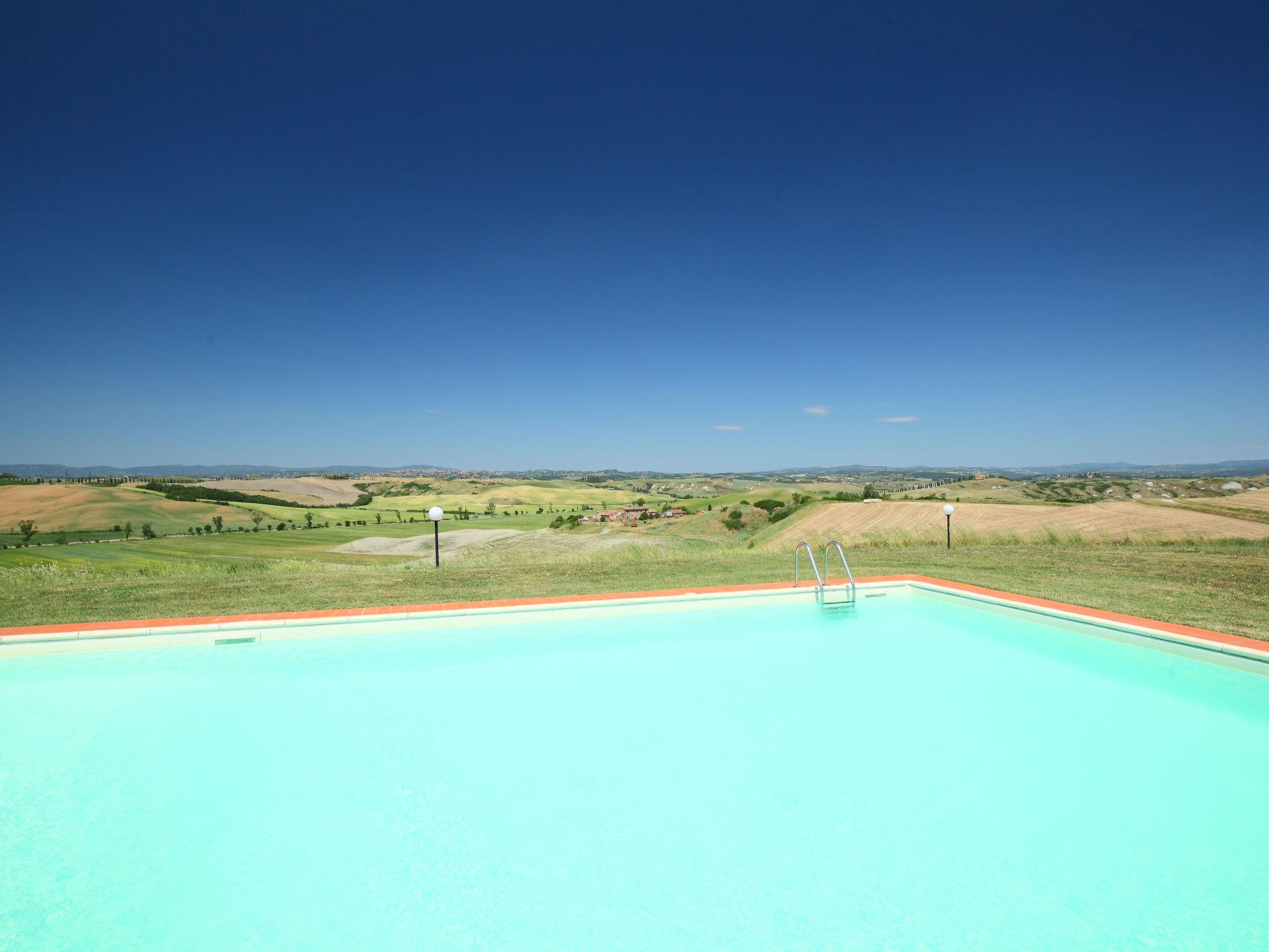 Foto 25 - Casa de 2 quartos em Asciano com piscina e jardim