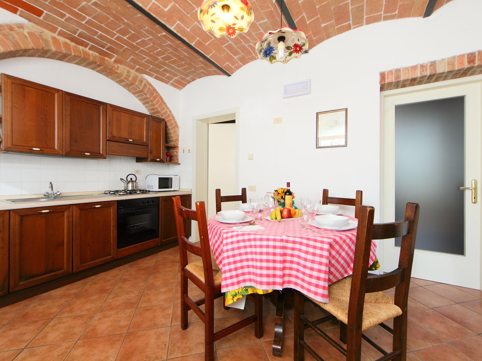 Photo 9 - 2 bedroom Apartment in Asciano with swimming pool