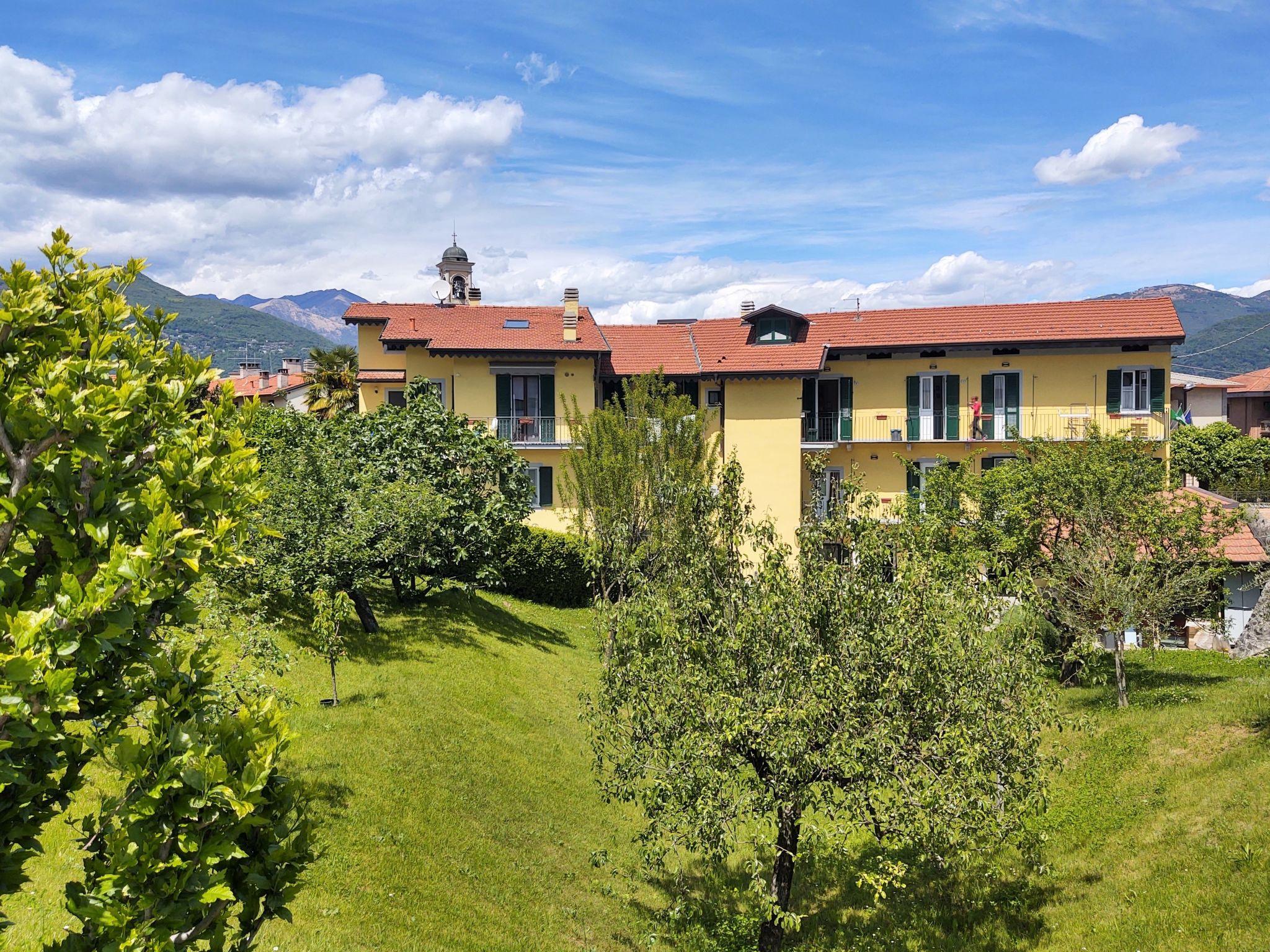 Foto 1 - Apartamento de 1 habitación en Germignaga con jardín y vistas a la montaña