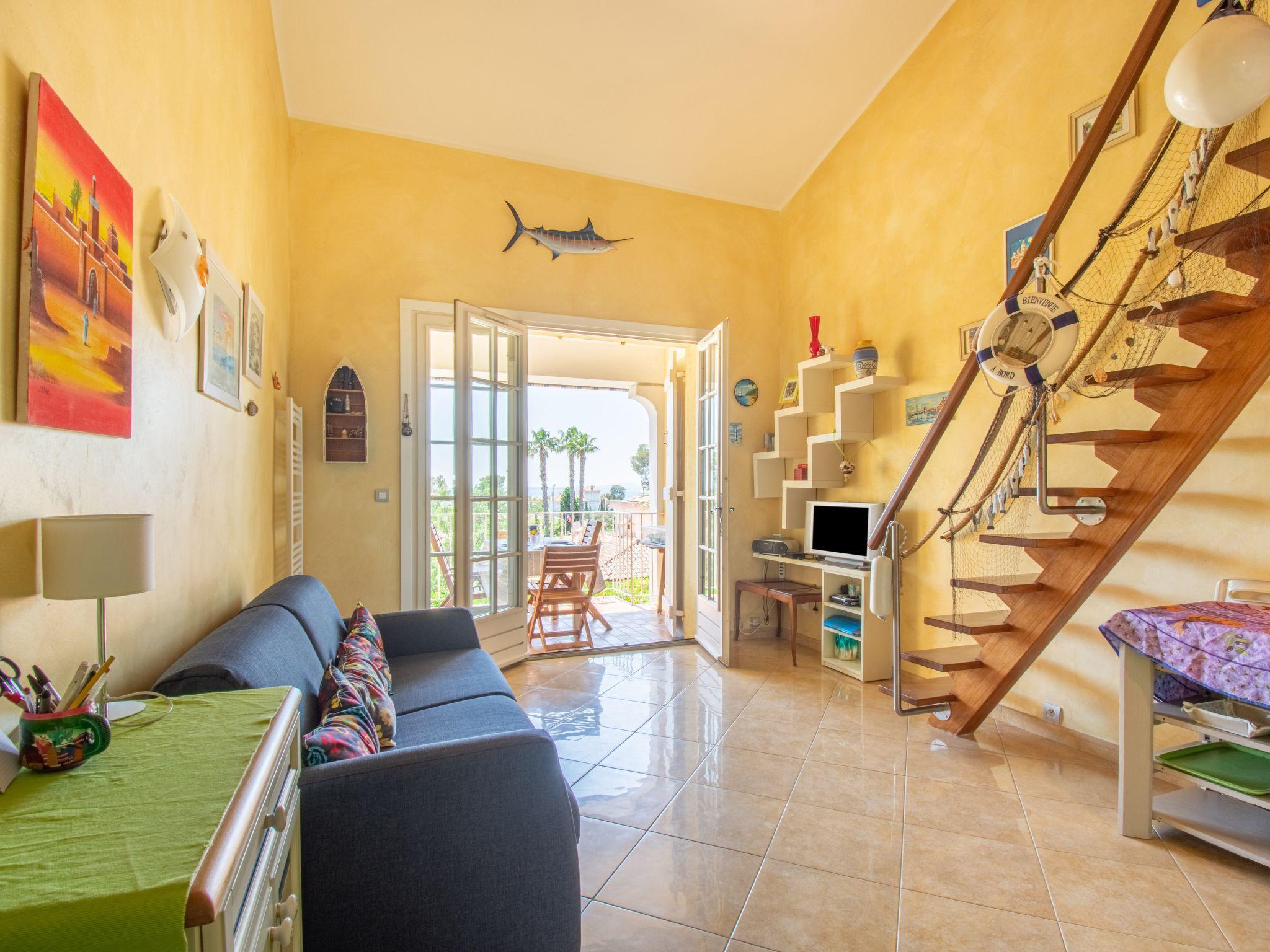 Photo 9 - Appartement de 1 chambre à Saint-Raphaël avec terrasse et vues à la mer
