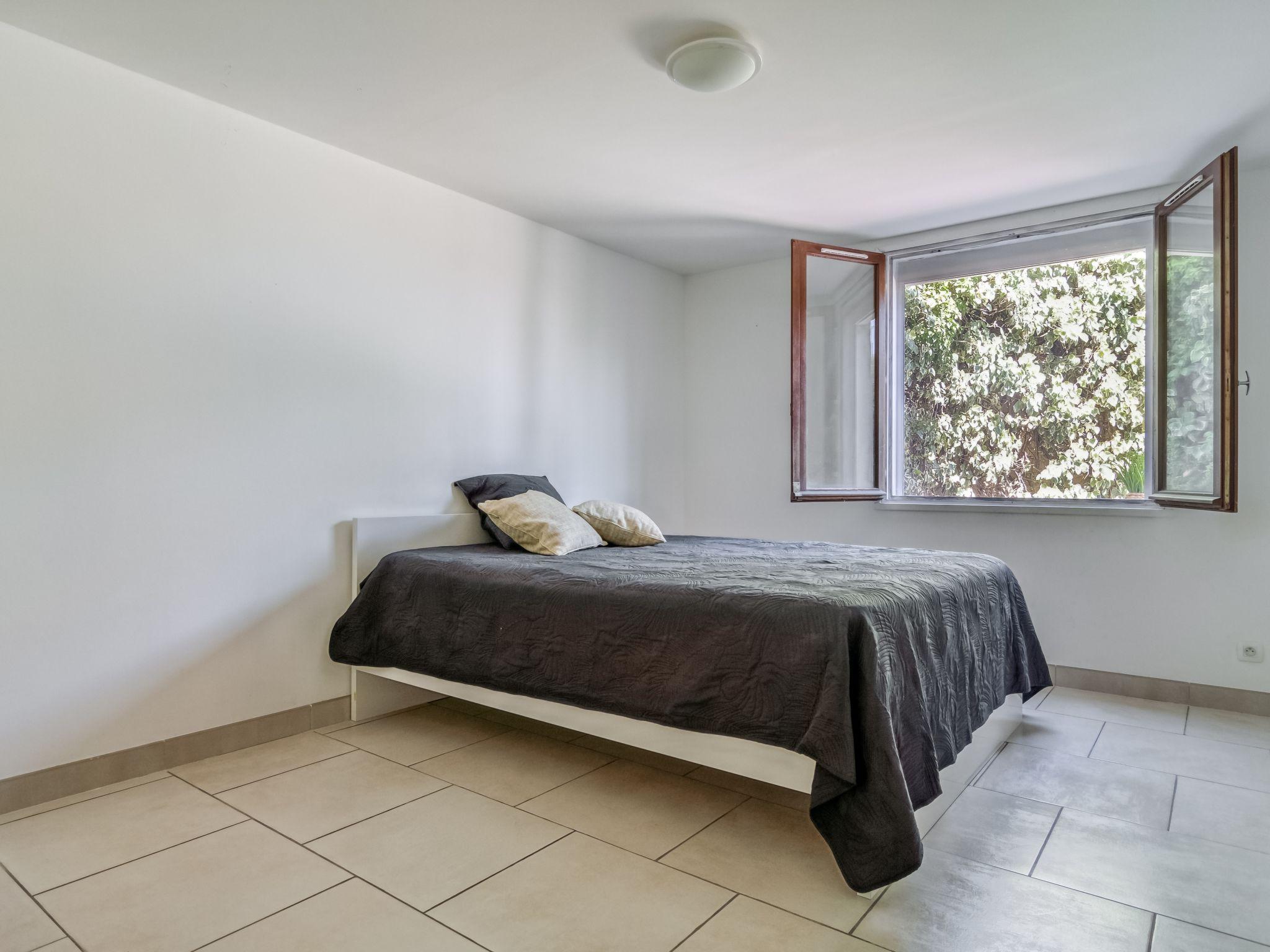 Foto 5 - Appartamento con 2 camere da letto a La Valette-du-Var con terrazza e vista mare