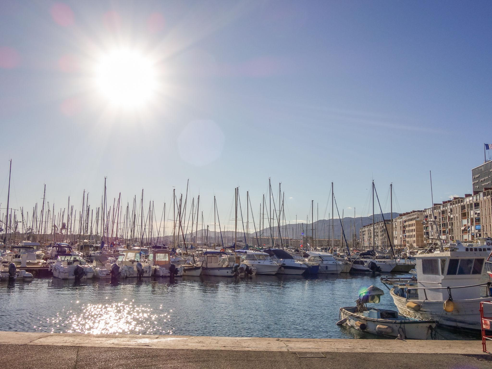 Photo 15 - 2 bedroom Apartment in La Valette-du-Var with terrace and sea view