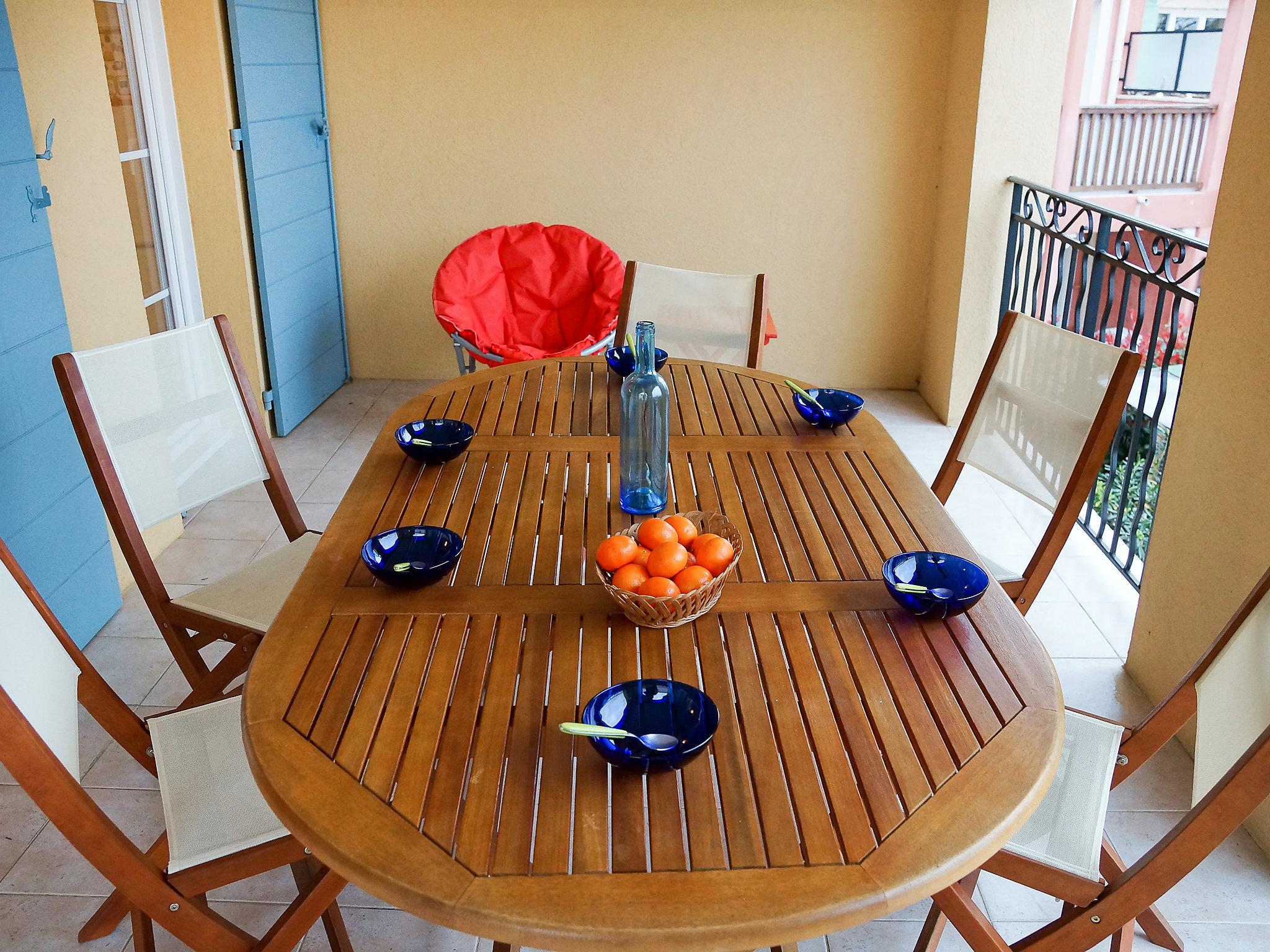Photo 13 - 2 bedroom Apartment in Cogolin with terrace and sea view