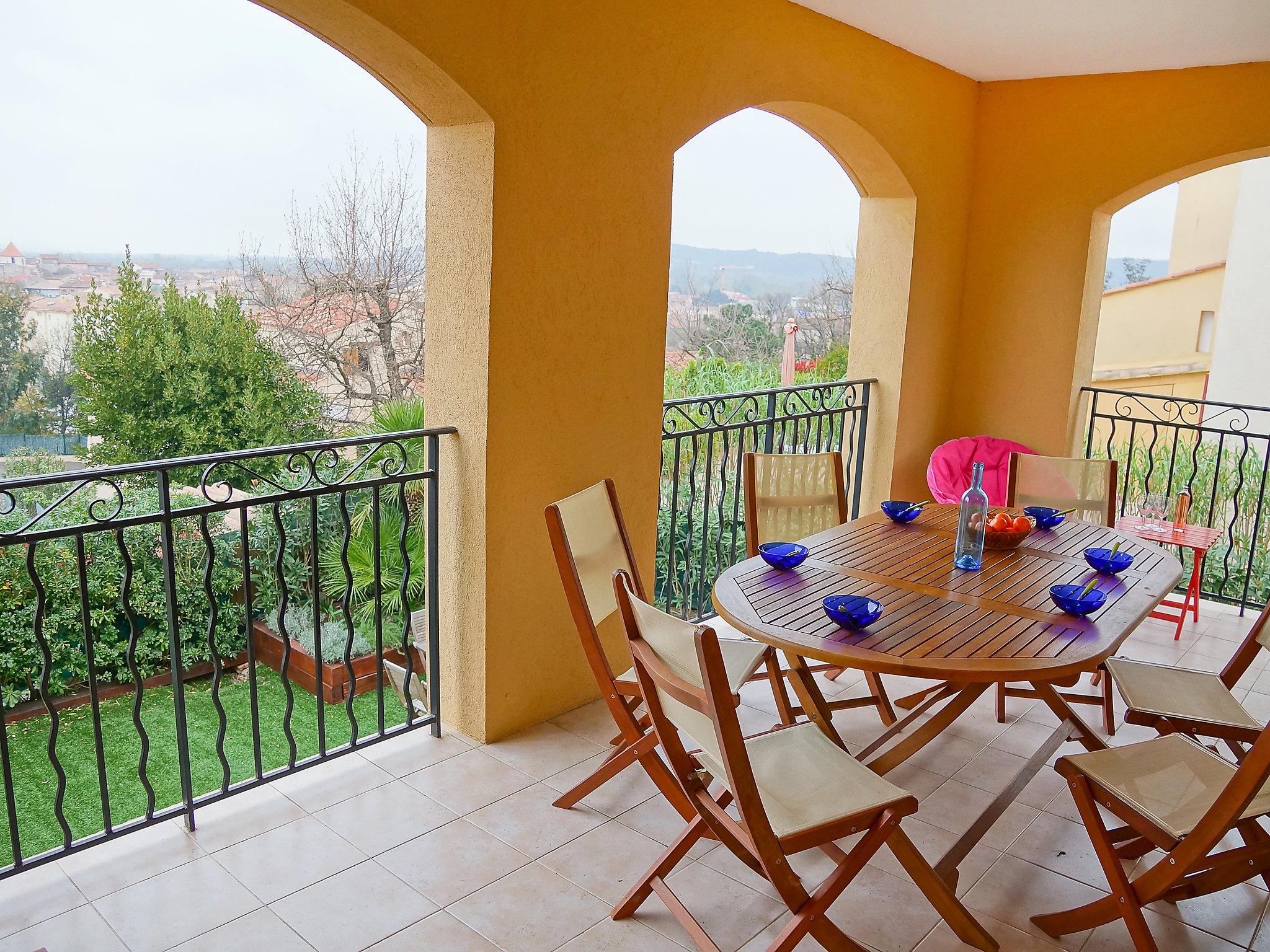 Photo 1 - 2 bedroom Apartment in Cogolin with terrace and sea view