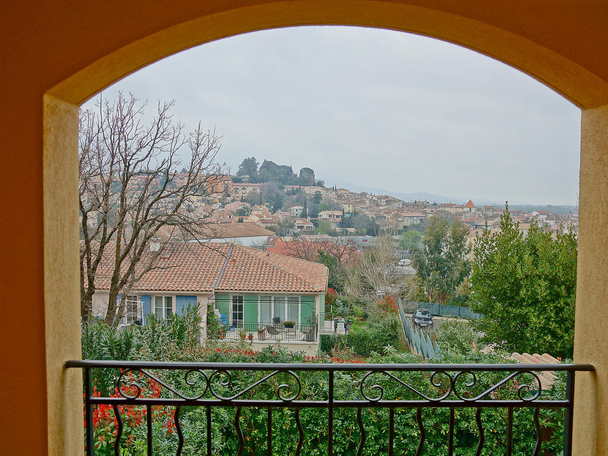 Photo 16 - 2 bedroom Apartment in Cogolin with terrace and sea view