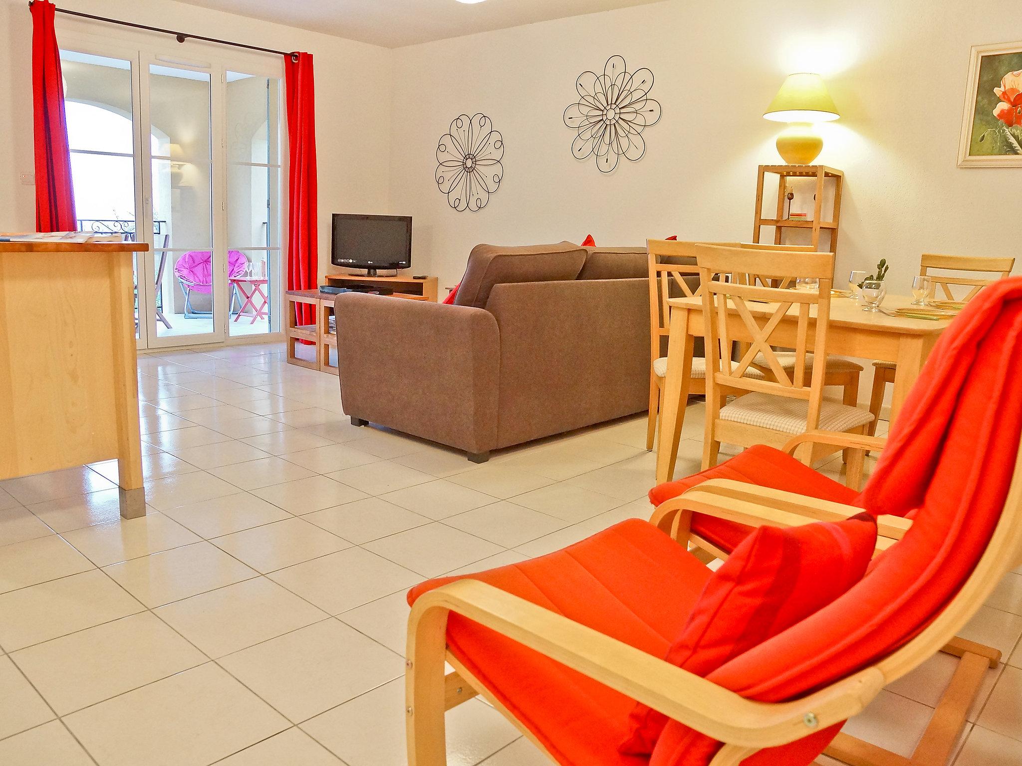 Photo 2 - 2 bedroom Apartment in Cogolin with terrace