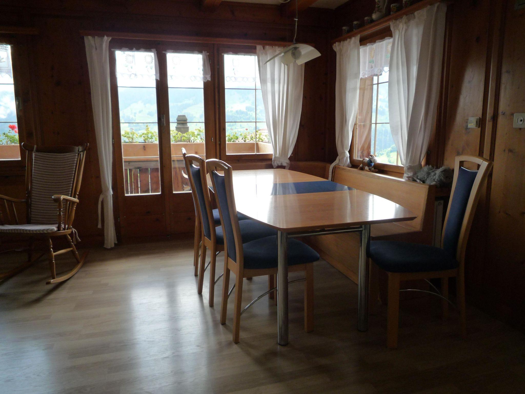 Photo 13 - 2 bedroom Apartment in Erlenbach im Simmental with mountain view