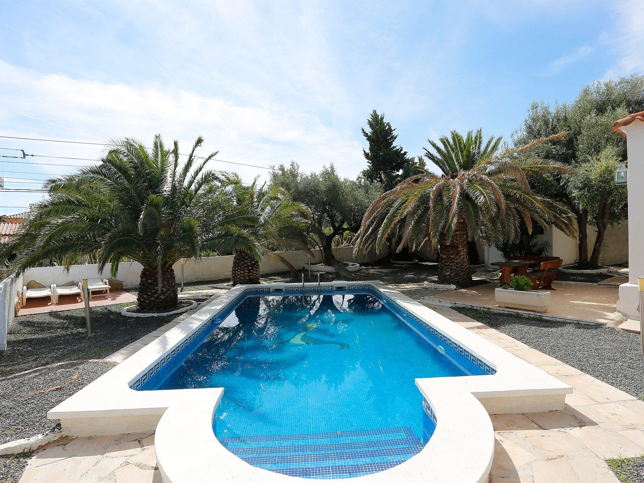 Photo 2 - Maison de 2 chambres à Mont-roig del Camp avec piscine privée et vues à la mer