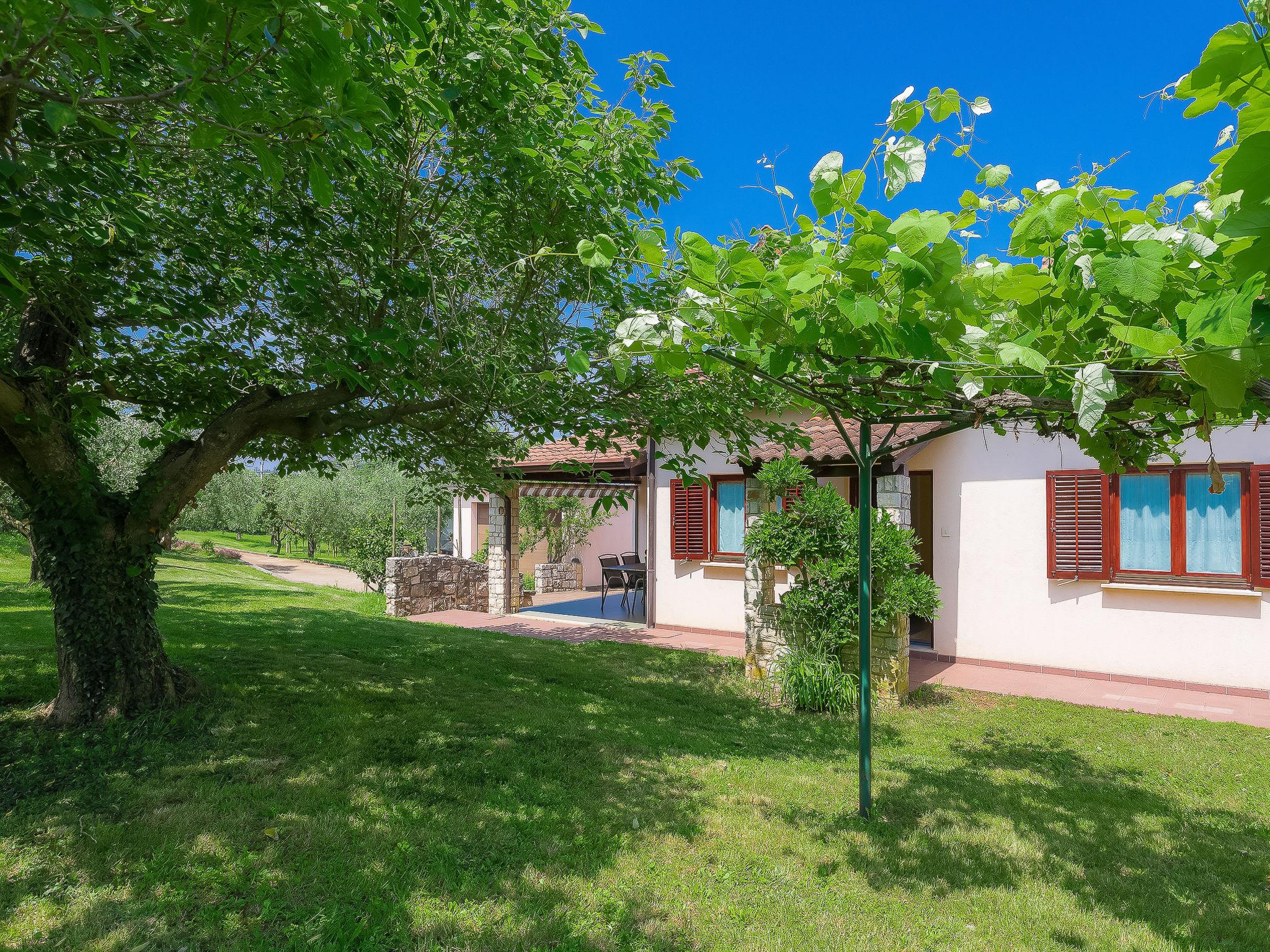 Foto 18 - Haus mit 2 Schlafzimmern in Umag mit schwimmbad und blick aufs meer