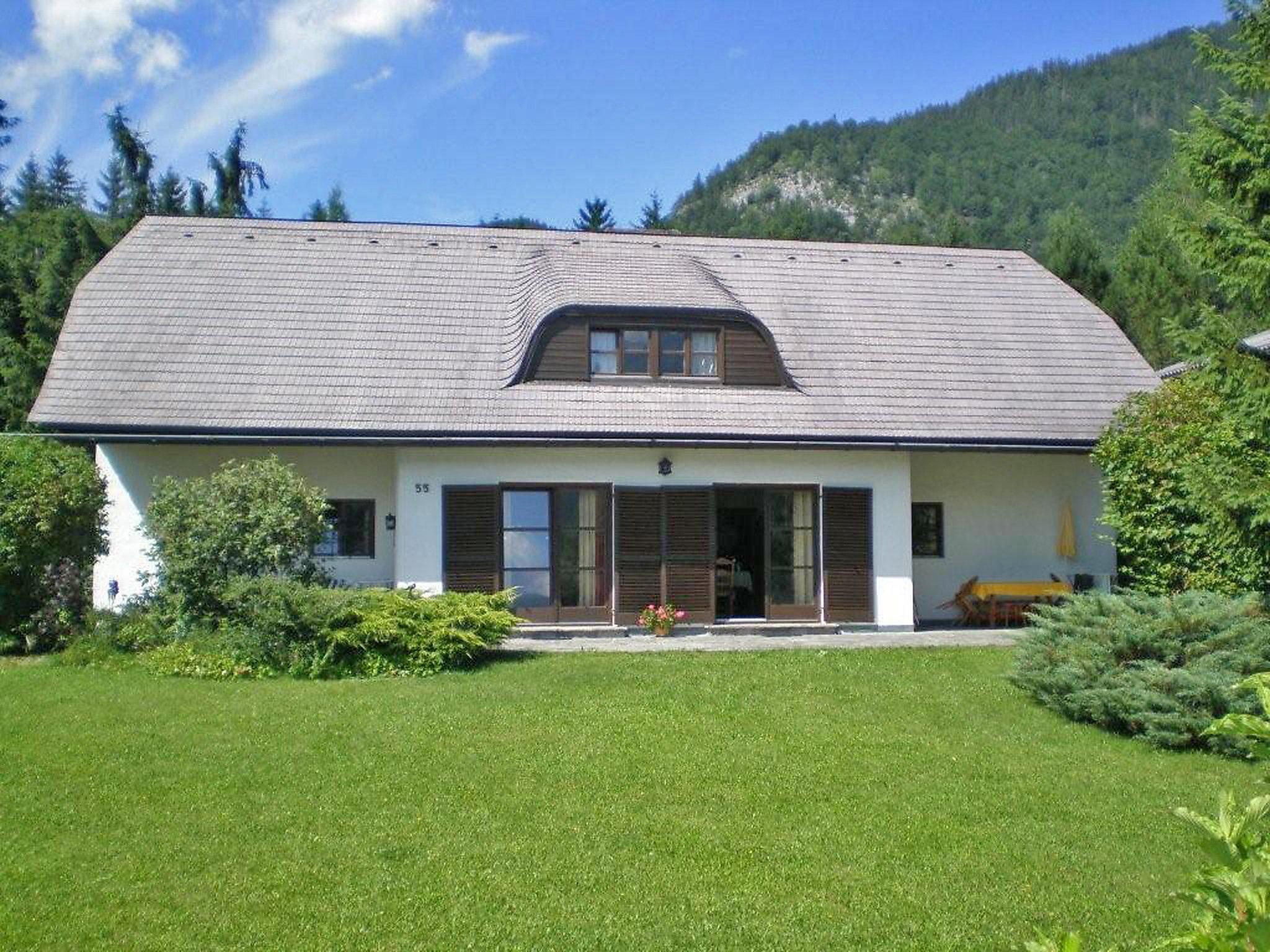 Foto 1 - Apartamento de 2 habitaciones en Sankt Wolfgang im Salzkammergut con jardín y vistas a la montaña