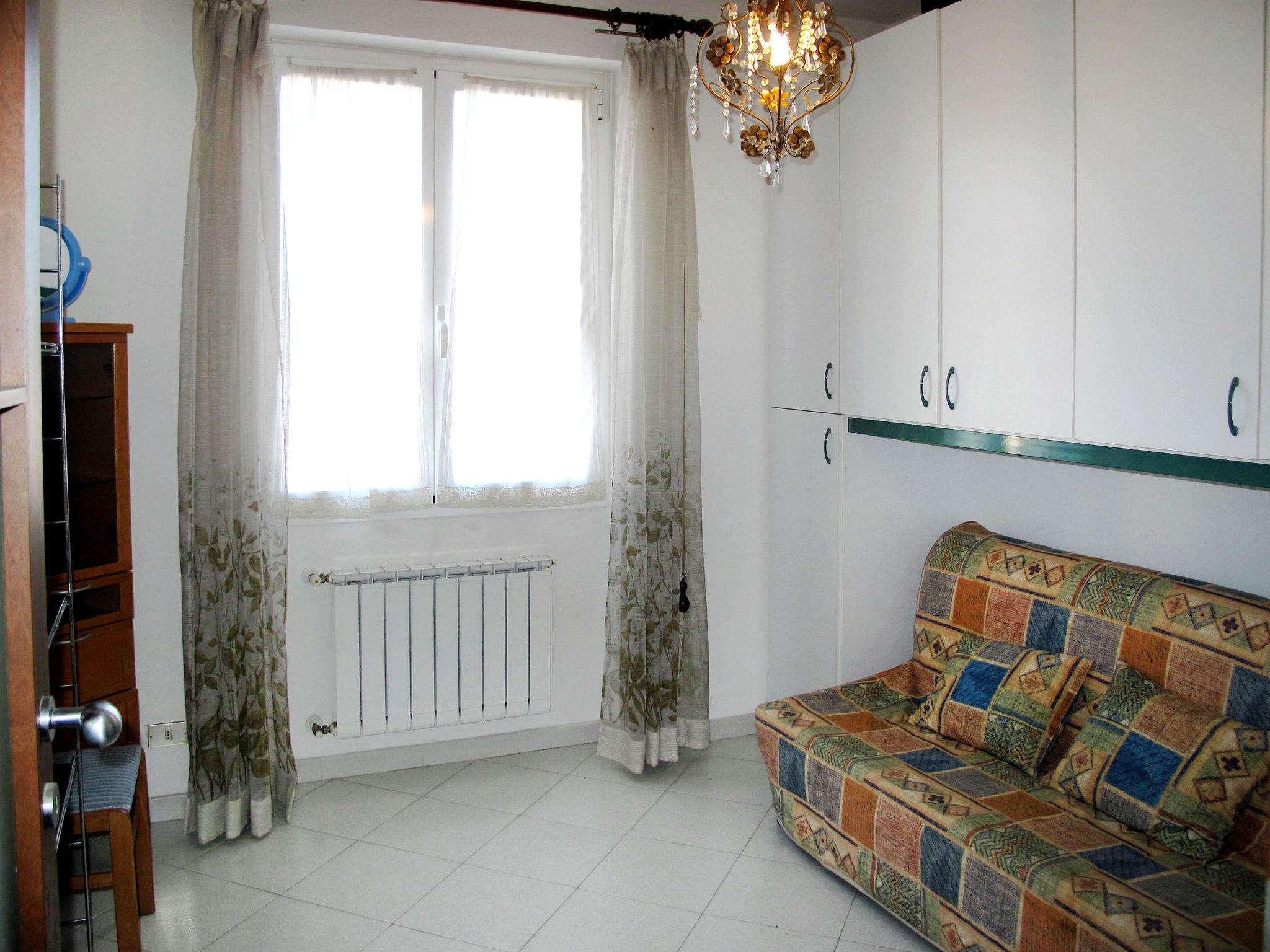 Foto 4 - Apartamento de 2 quartos em San Lorenzo al Mare com vistas do mar