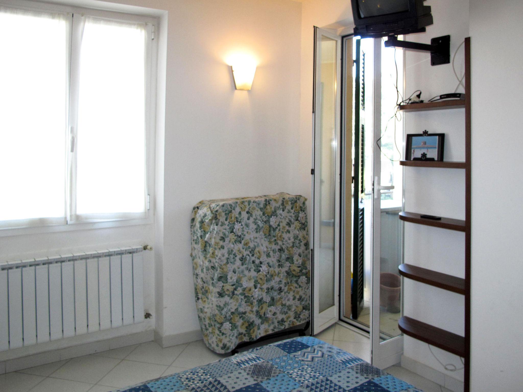 Foto 8 - Apartment mit 2 Schlafzimmern in San Lorenzo al Mare mit blick aufs meer