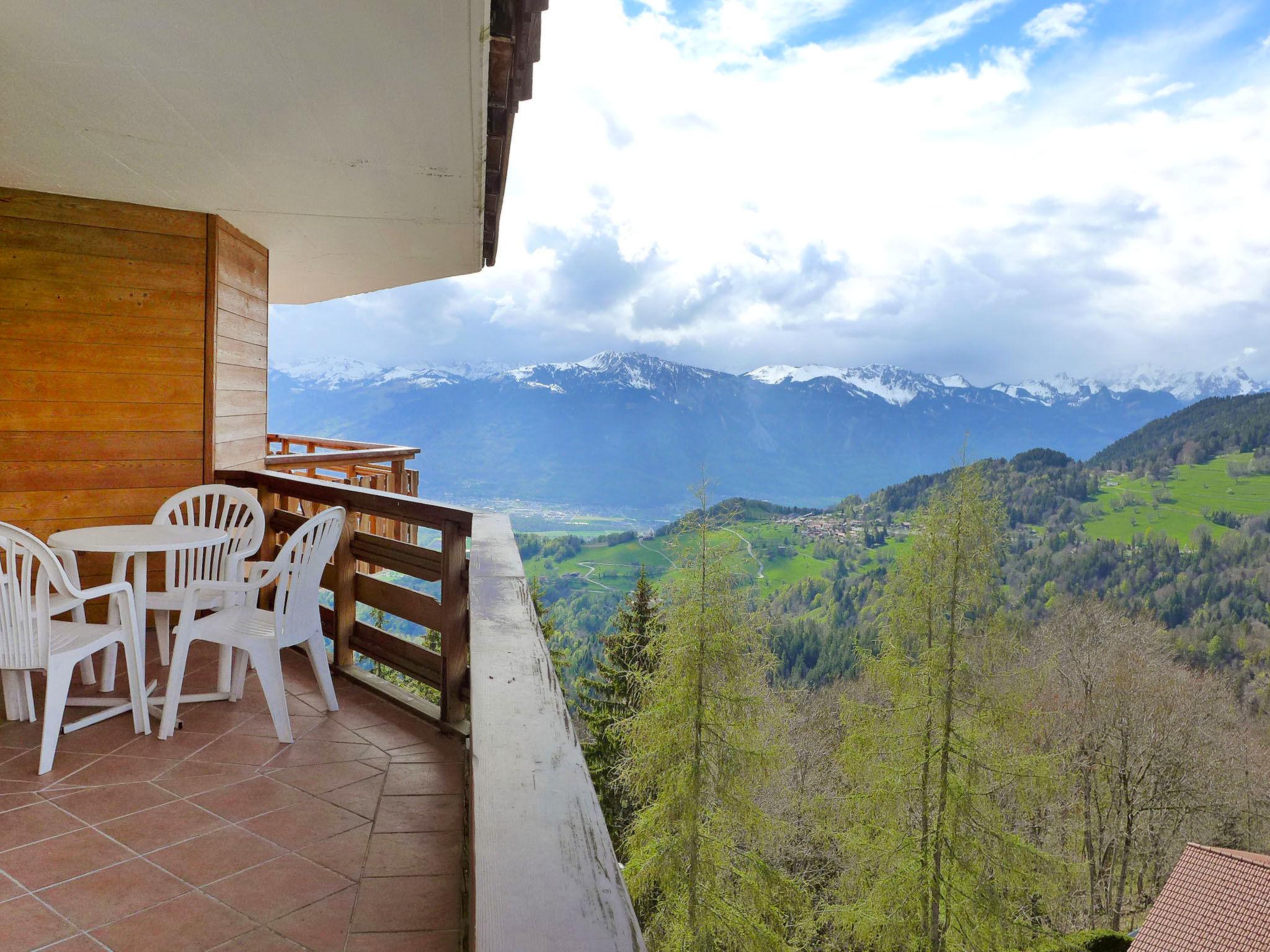 Foto 5 - Apartment mit 1 Schlafzimmer in Ollon mit schwimmbad und blick auf die berge