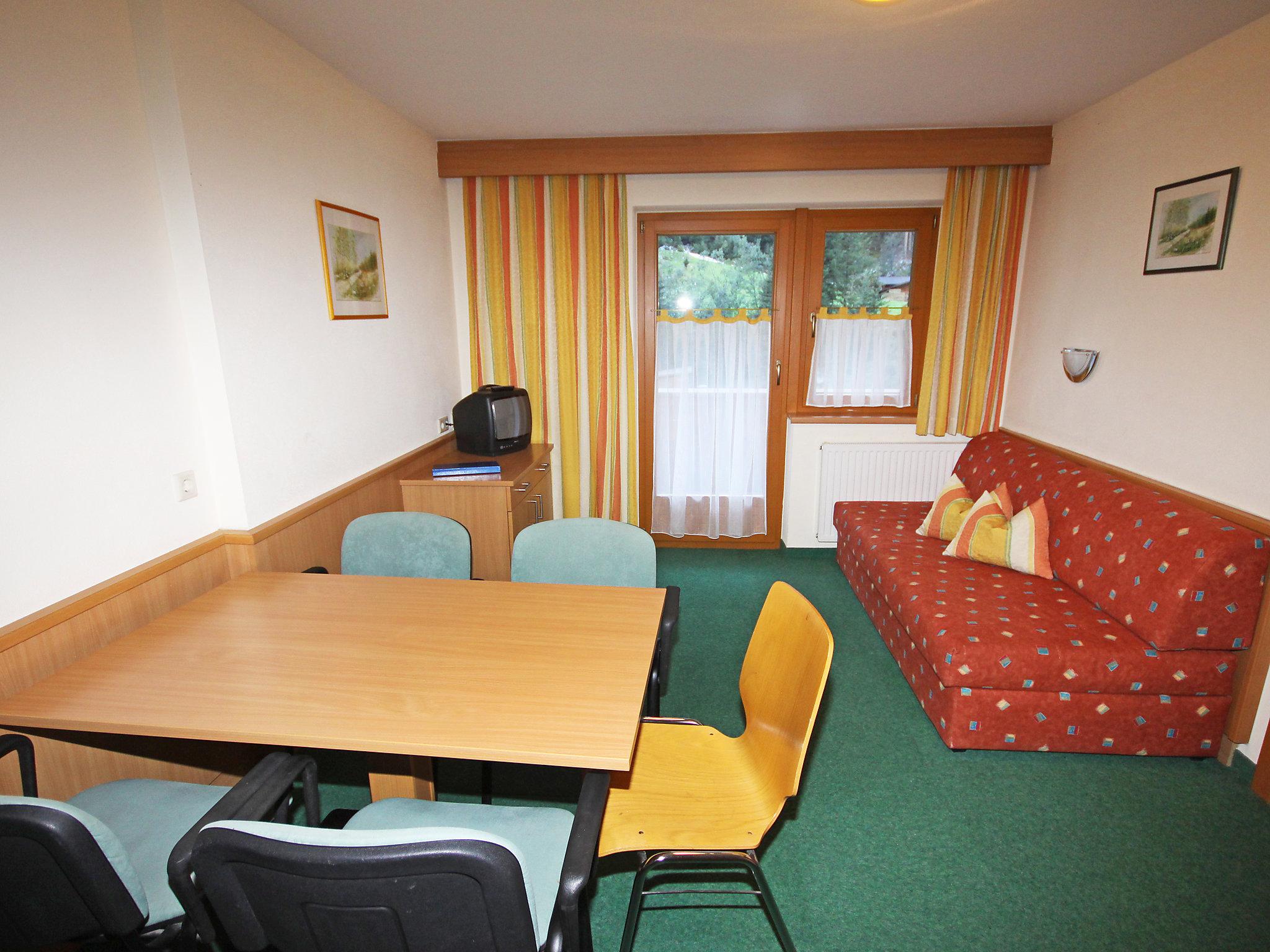 Foto 6 - Apartment mit 2 Schlafzimmern in Sankt Leonhard im Pitztal mit garten und blick auf die berge