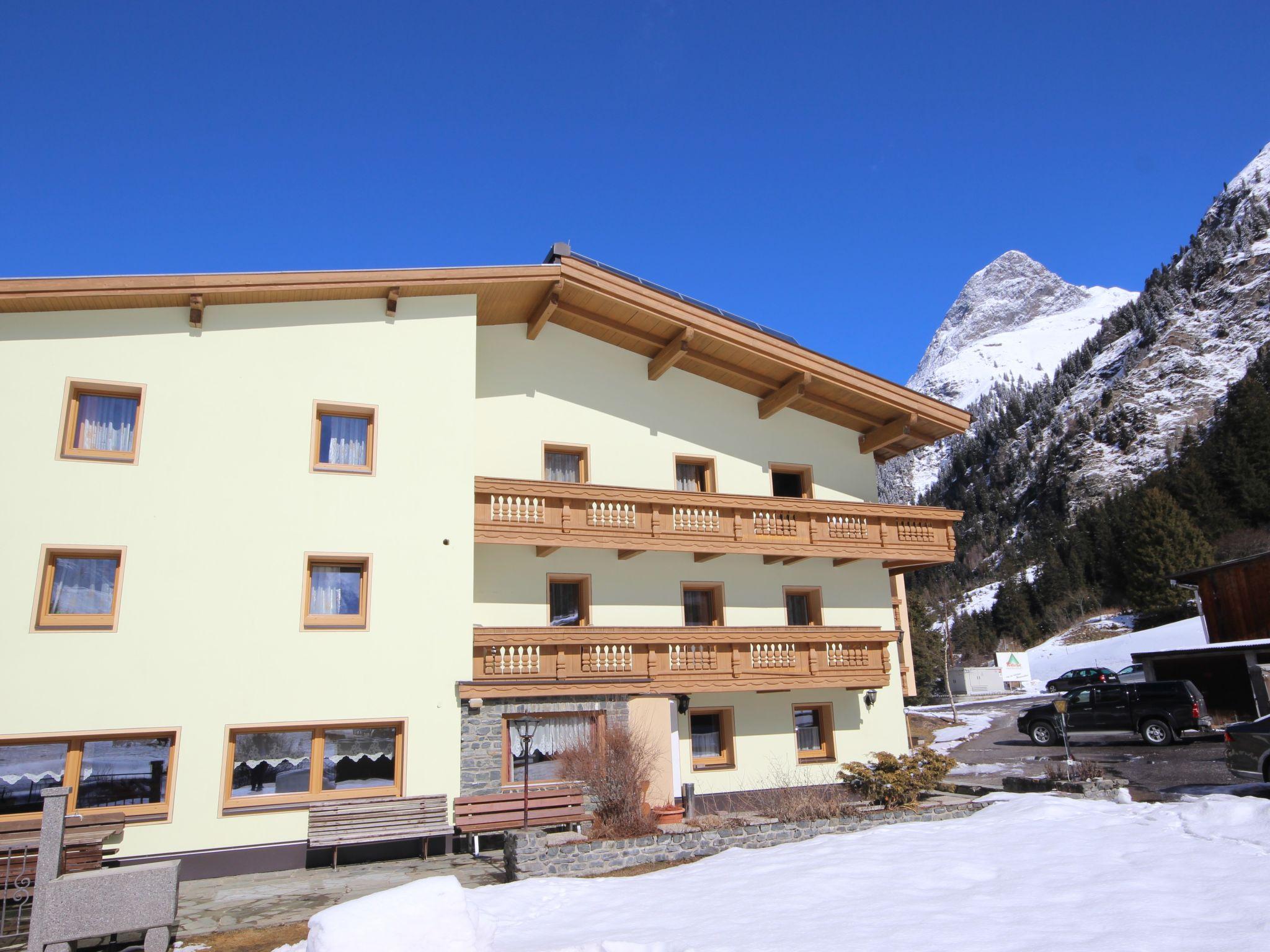 Photo 16 - Appartement de 1 chambre à Sankt Leonhard im Pitztal avec jardin et vues sur la montagne