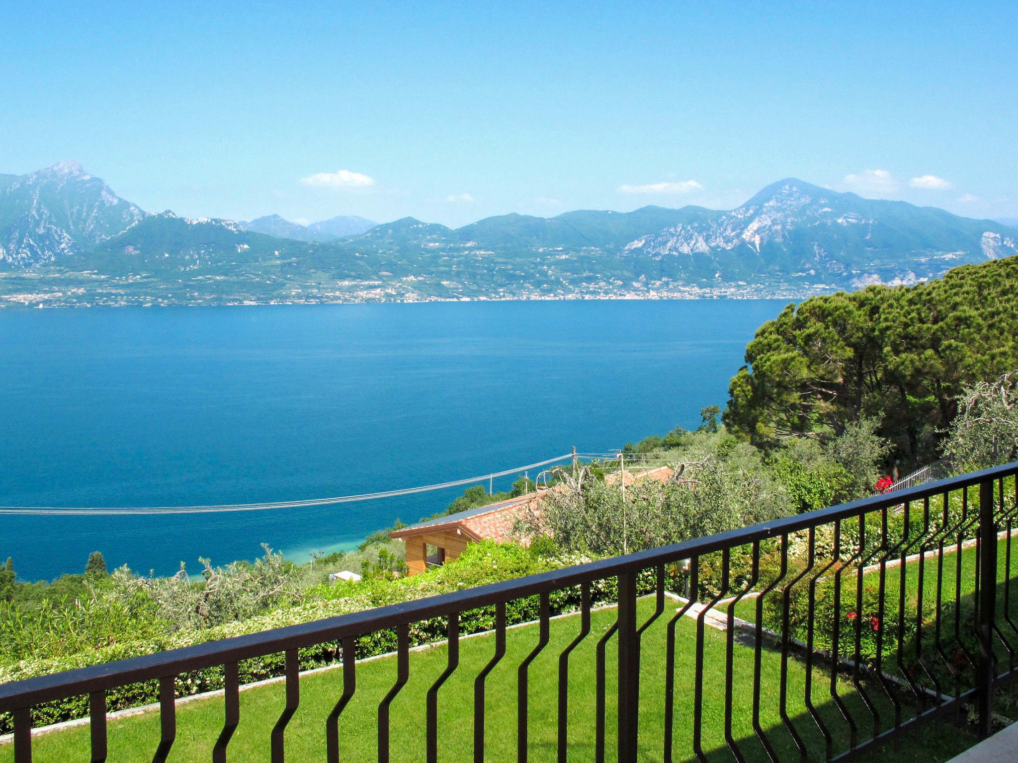 Foto 4 - Apartamento de 3 habitaciones en Torri del Benaco con piscina y vistas a la montaña