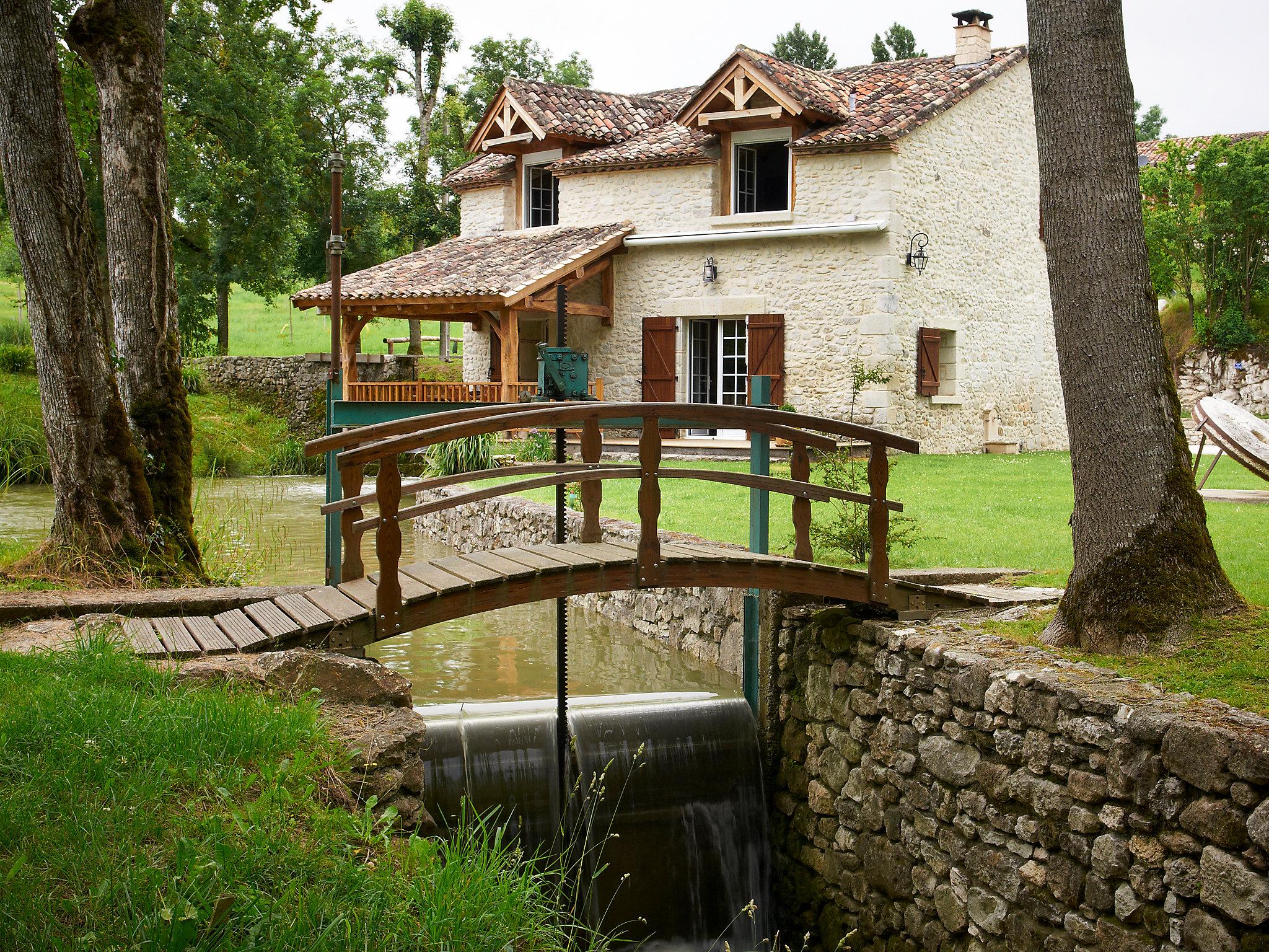 Photo 14 - Maison de 4 chambres à Cancon avec piscine privée et jardin