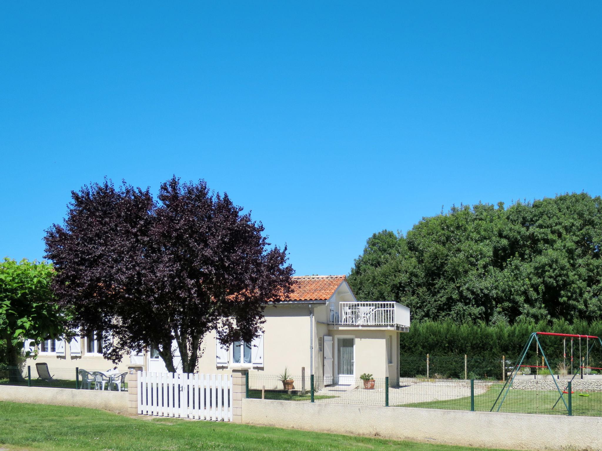 Photo 15 - Maison de 2 chambres à Bégadan avec jardin et terrasse