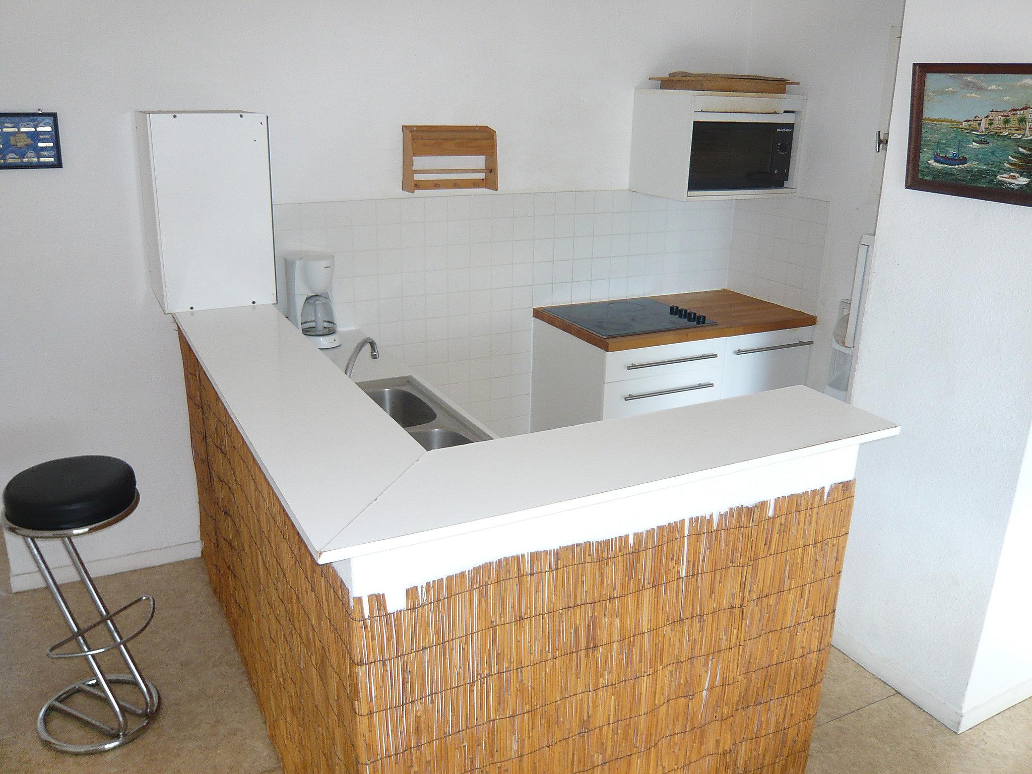 Photo 10 - 2 bedroom House in Lacanau with terrace and sea view