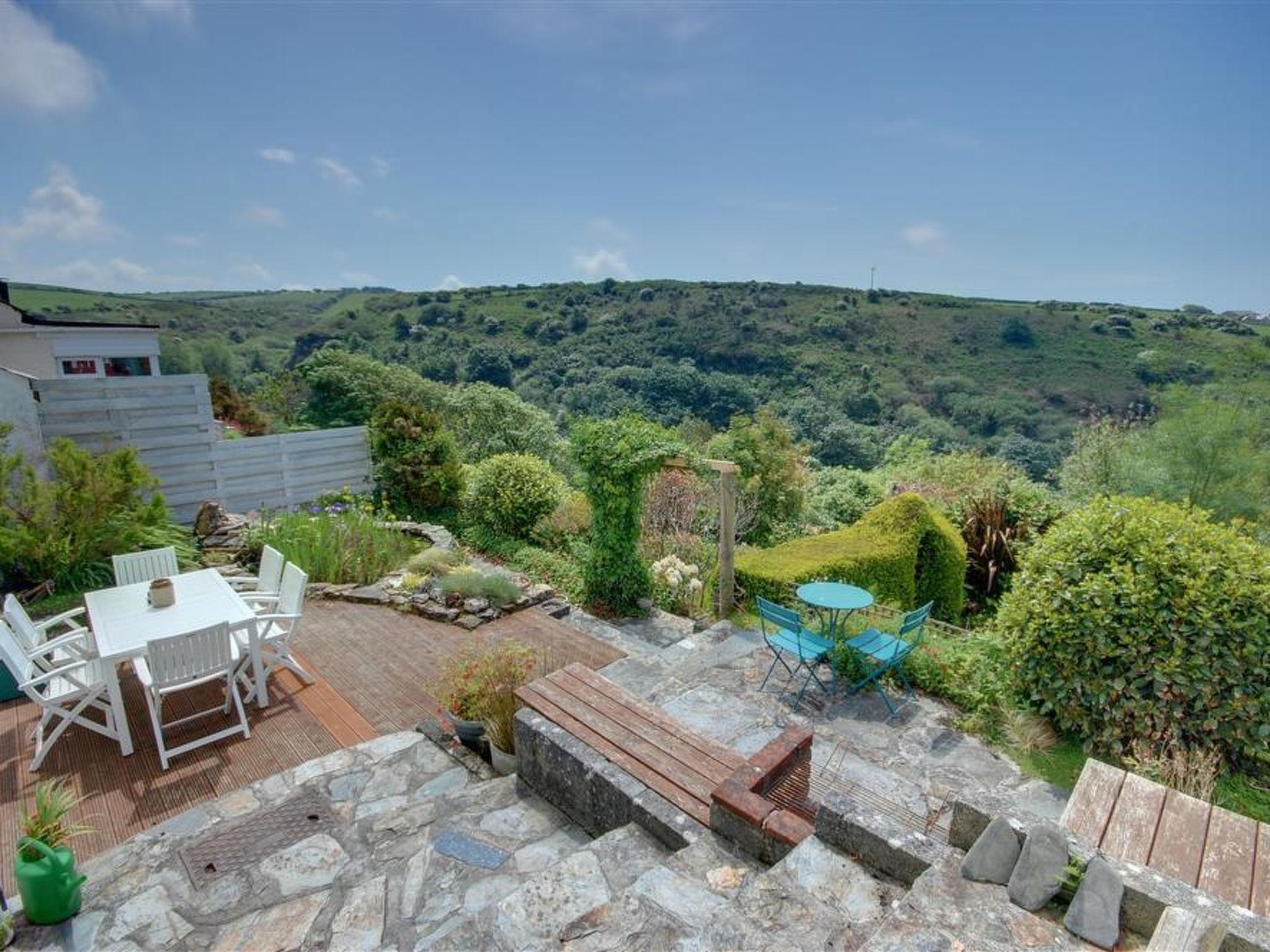 Photo 19 - 3 bedroom House in Tintagel with garden and sea view