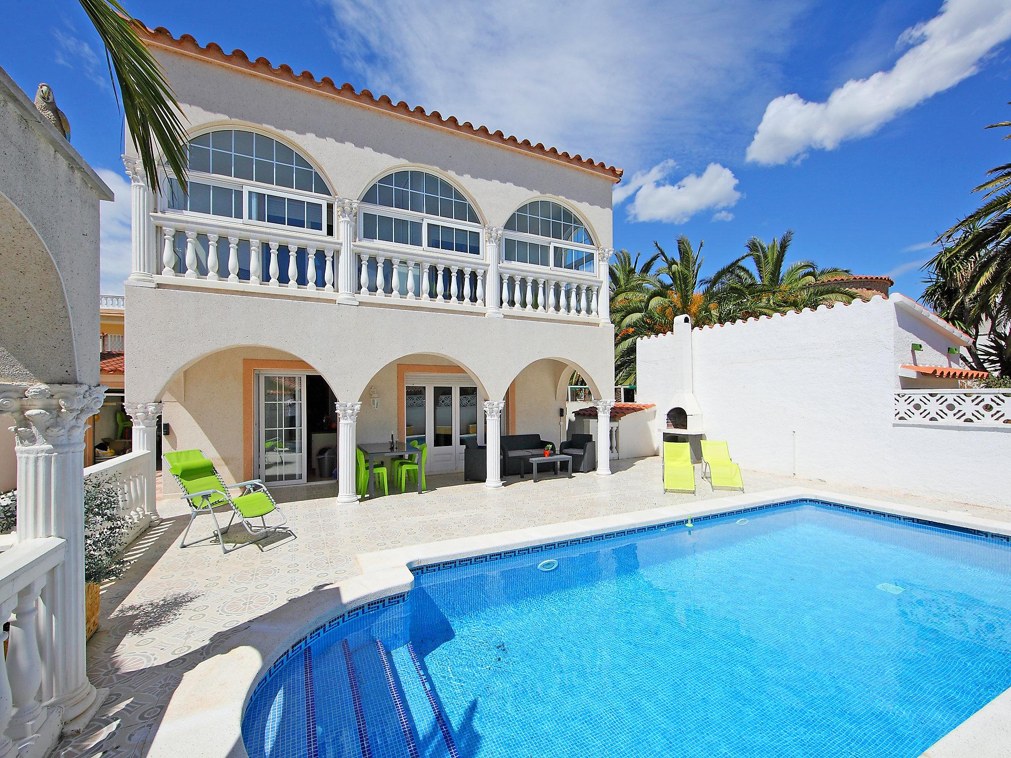 Photo 15 - Maison de 3 chambres à Castelló d'Empúries avec piscine privée et jardin