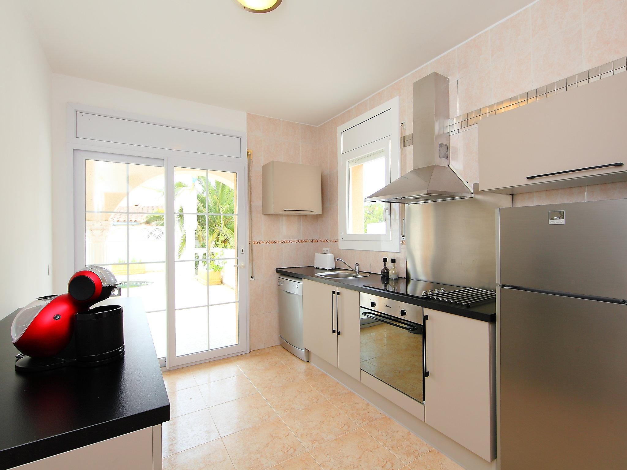 Photo 2 - 3 bedroom House in Castelló d'Empúries with private pool and sea view