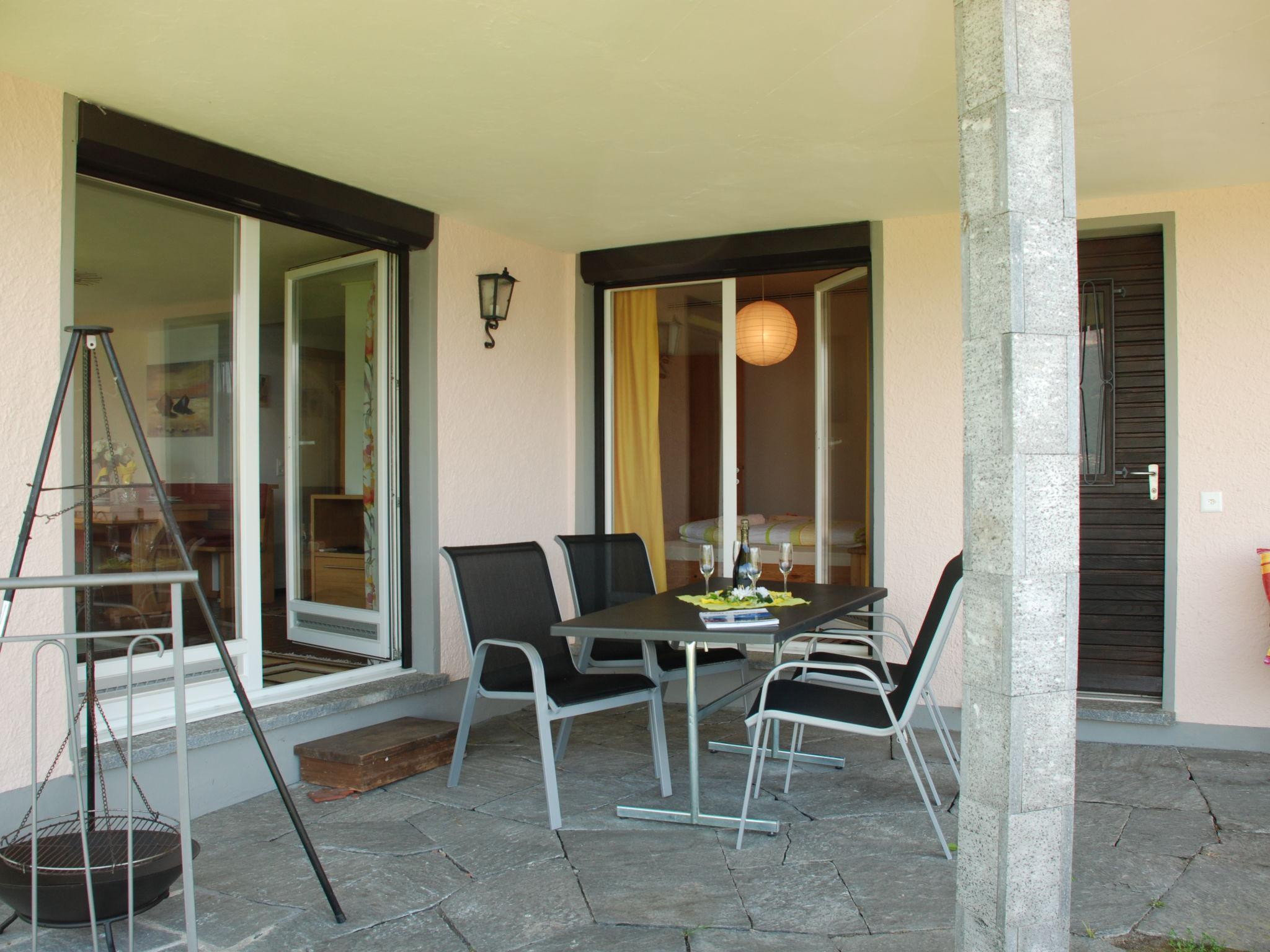 Photo 15 - 1 bedroom Apartment in Gambarogno with swimming pool and garden