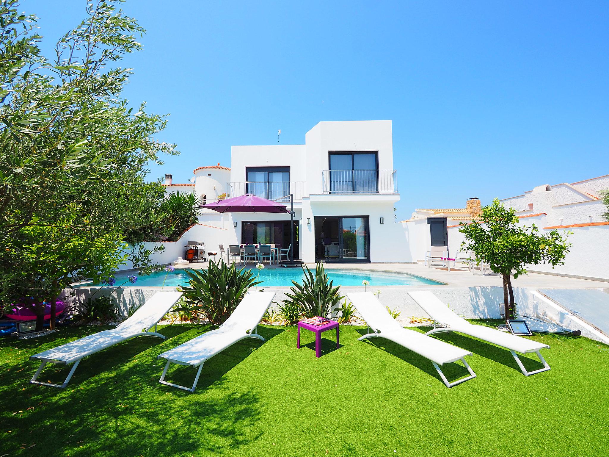 Foto 32 - Haus mit 4 Schlafzimmern in Castelló d'Empúries mit privater pool und blick aufs meer