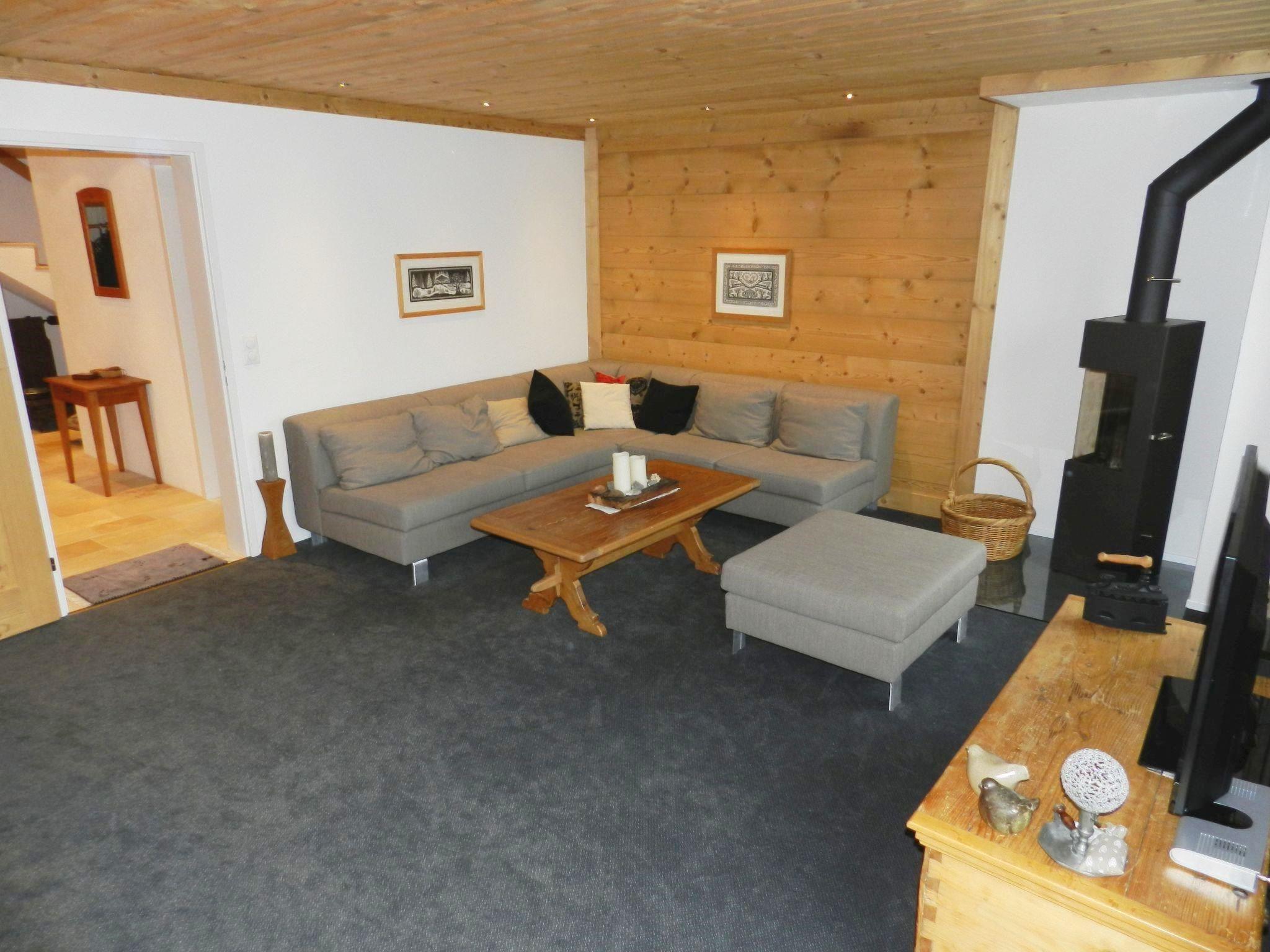 Photo 14 - 4 bedroom Apartment in Saanen