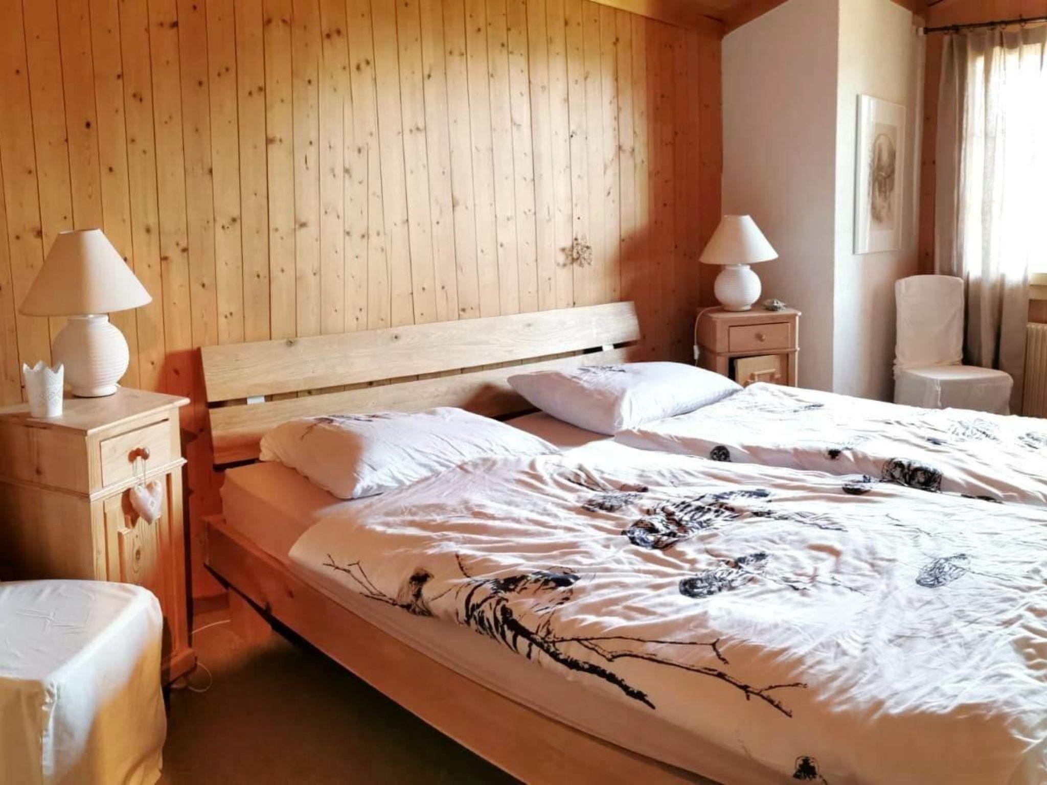 Foto 23 - Appartamento con 4 camere da letto a Saanen