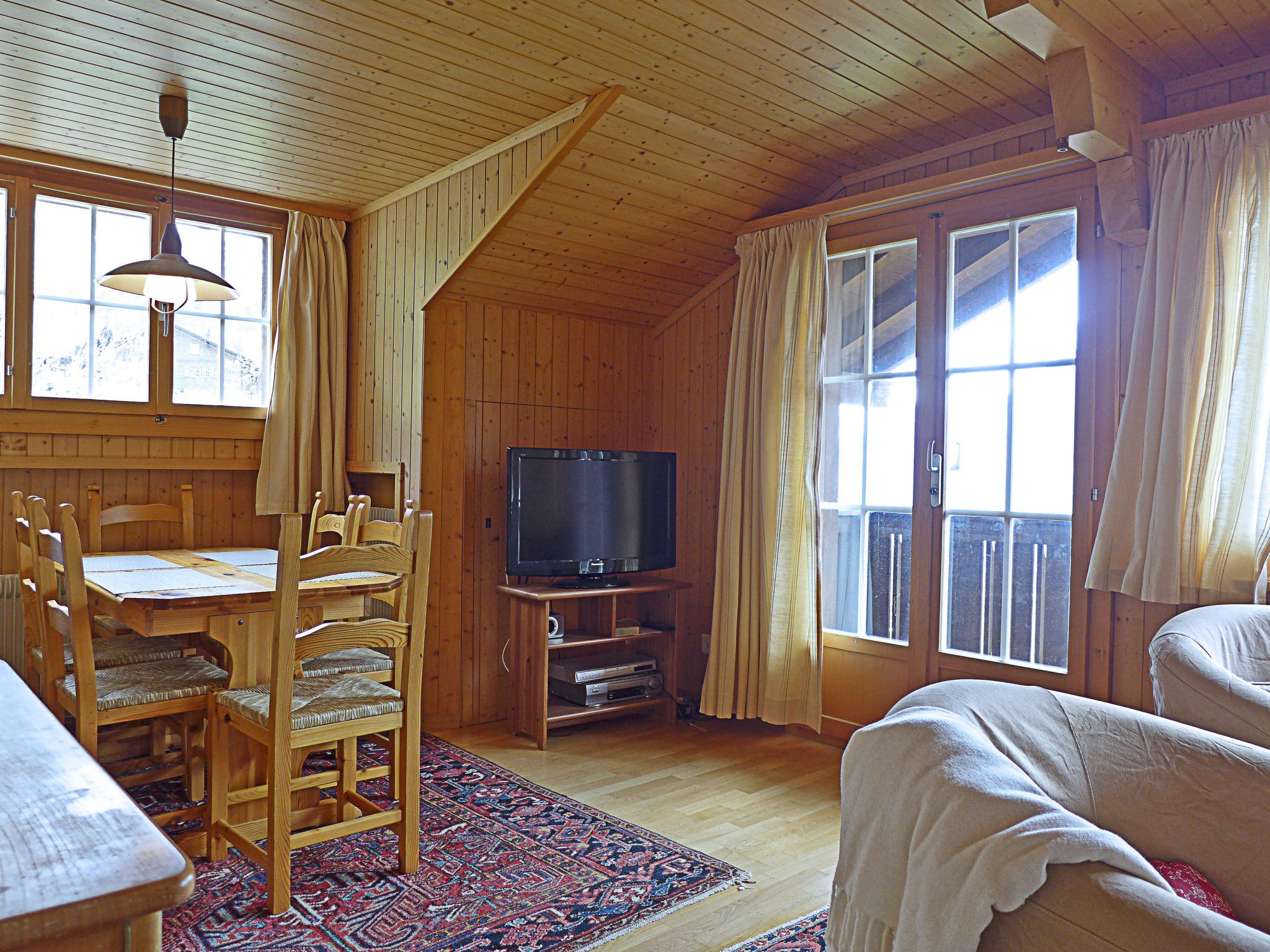 Photo 8 - Appartement de 2 chambres à Lauterbrunnen avec vues sur la montagne