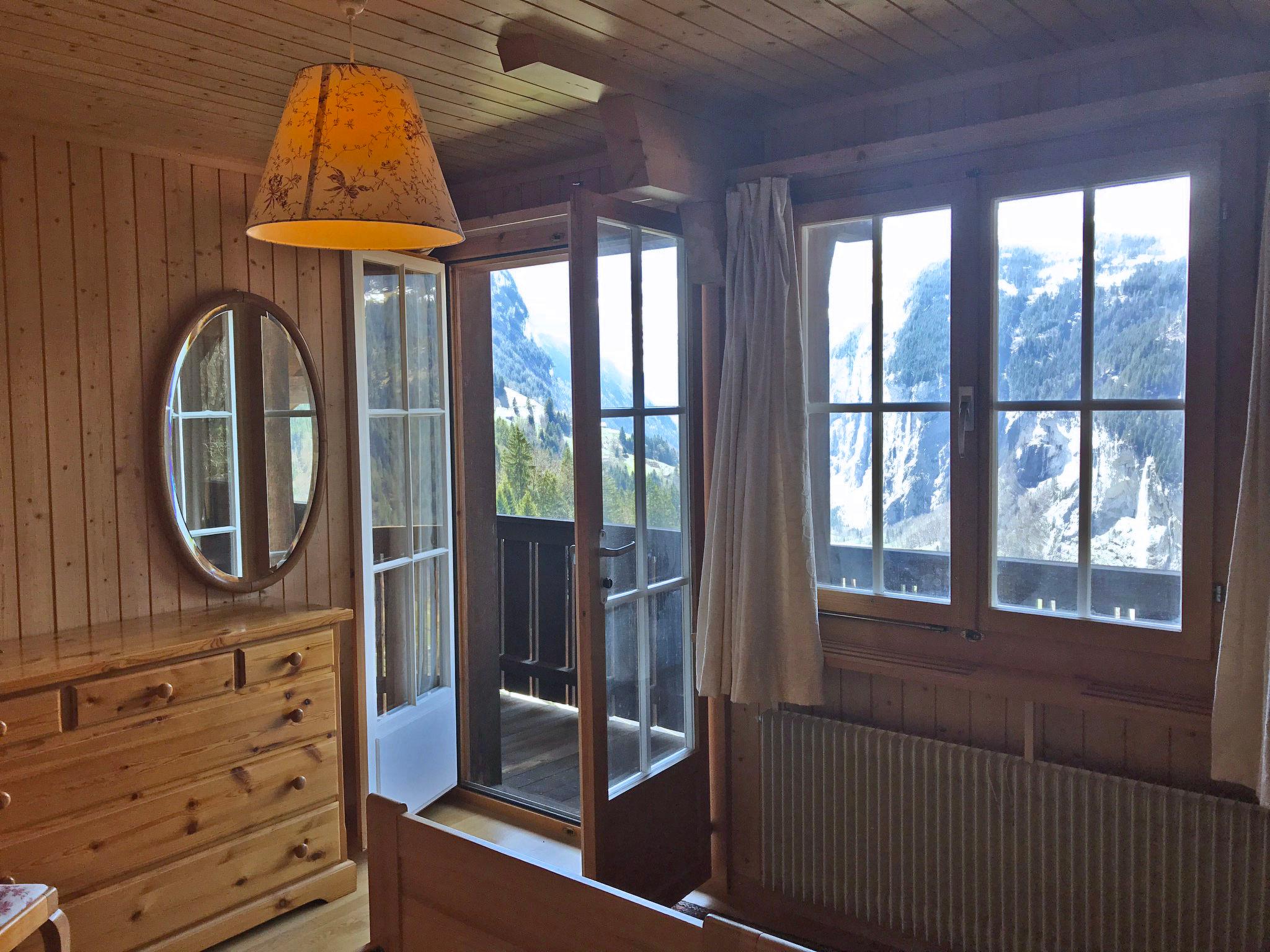 Photo 2 - Appartement de 2 chambres à Lauterbrunnen avec vues sur la montagne