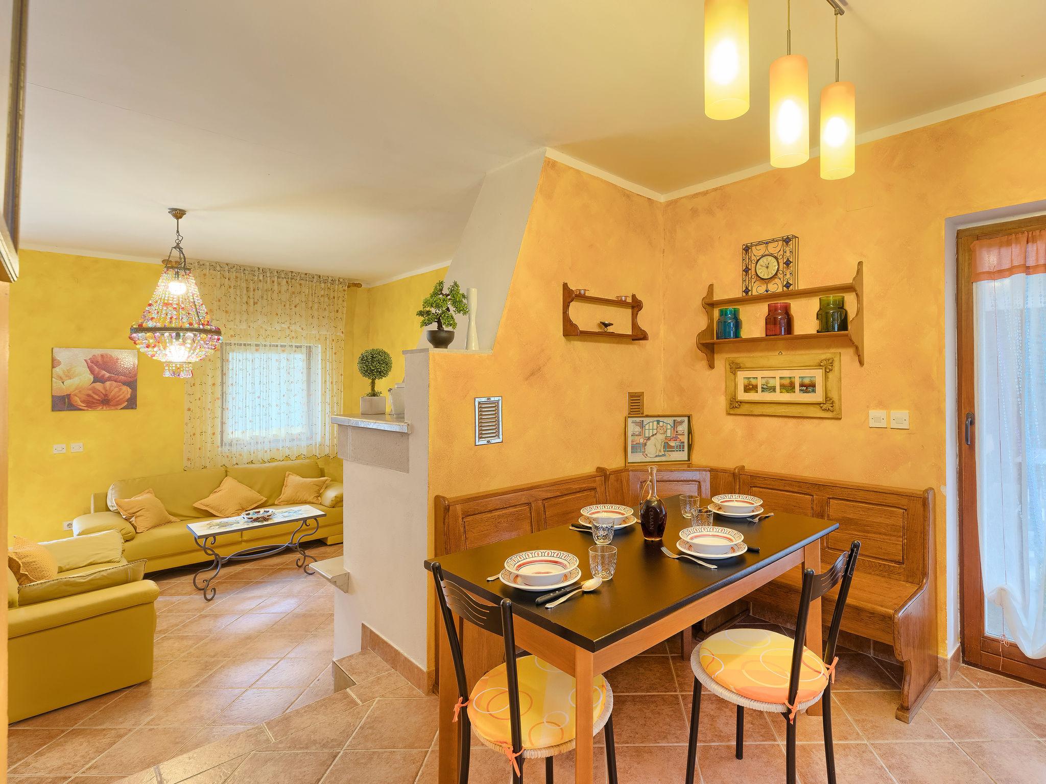 Photo 4 - 4 bedroom House in Marčana with private pool and sea view