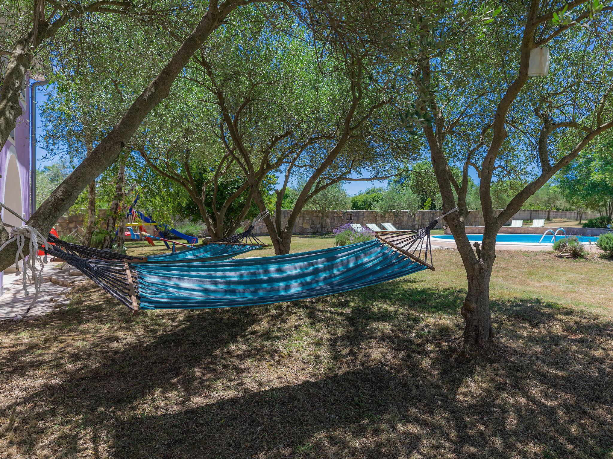 Foto 29 - Casa con 4 camere da letto a Marčana con piscina privata e giardino