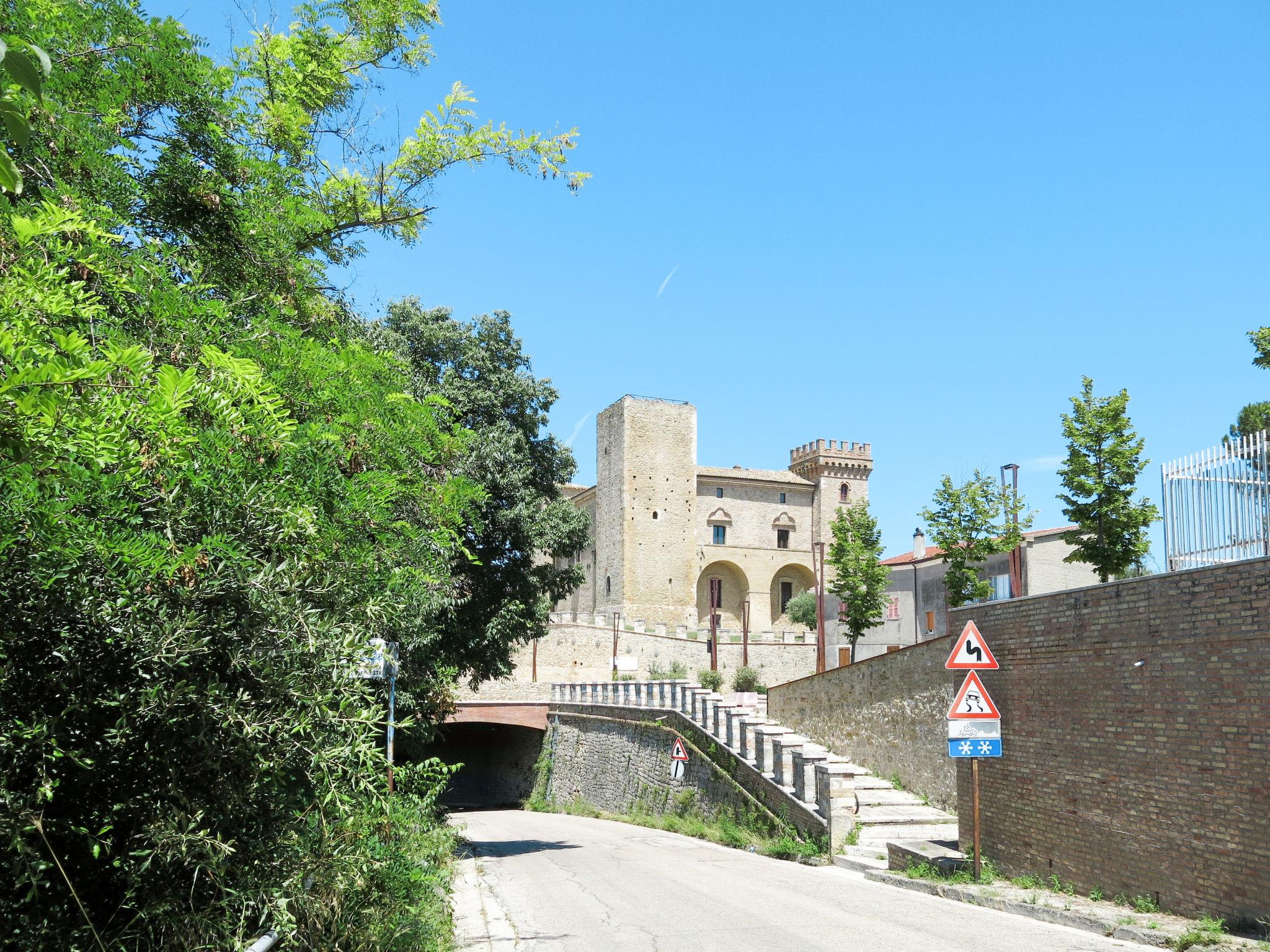 Photo 15 - Maison de 3 chambres à Crecchio avec piscine et jardin