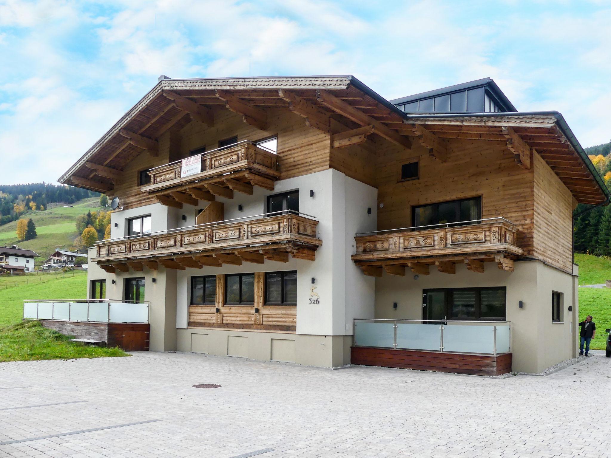 Foto 1 - Apartamento de 3 quartos em Saalbach-Hinterglemm com vista para a montanha