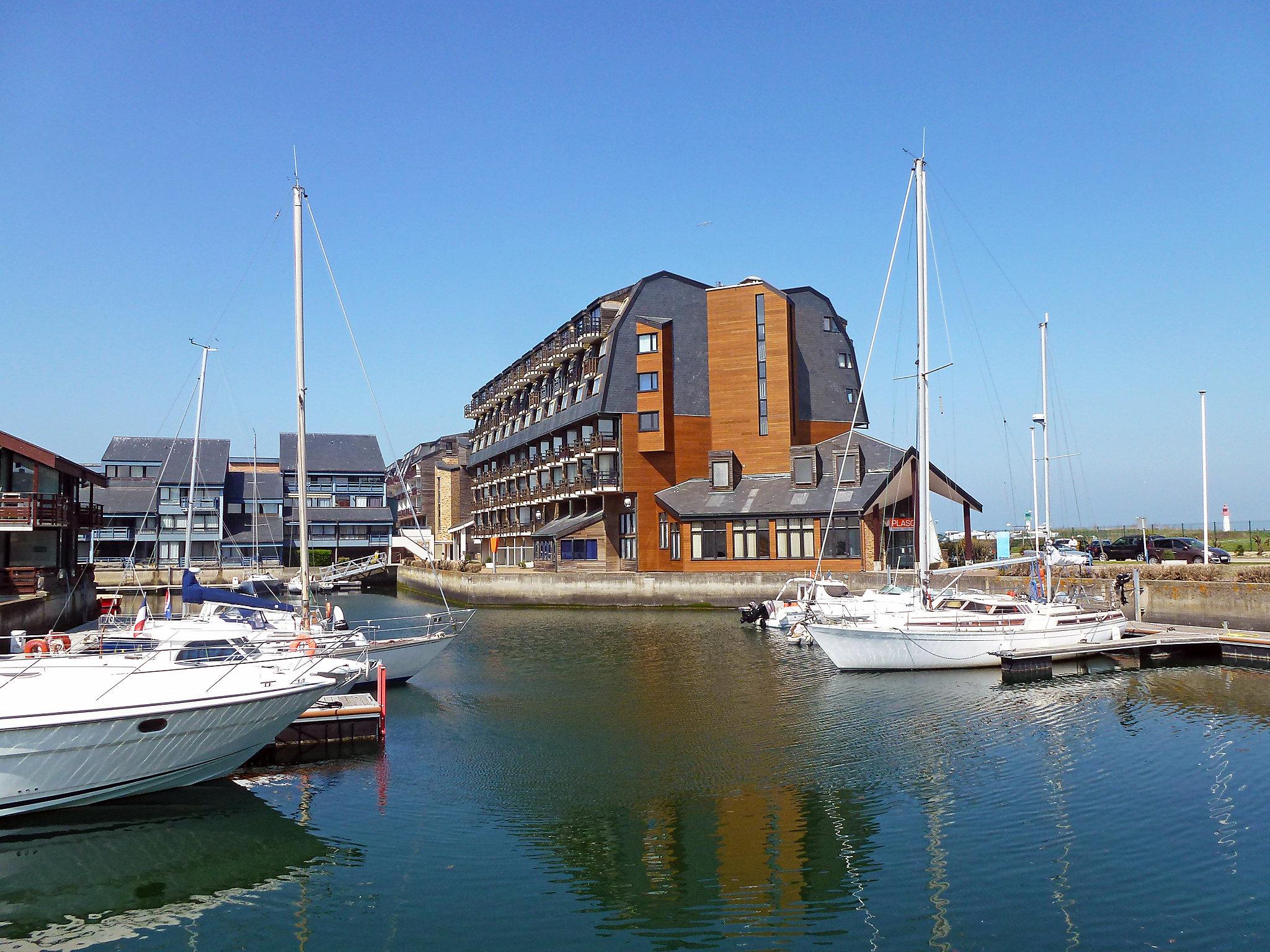 Foto 14 - Apartamento en Deauville con vistas al mar