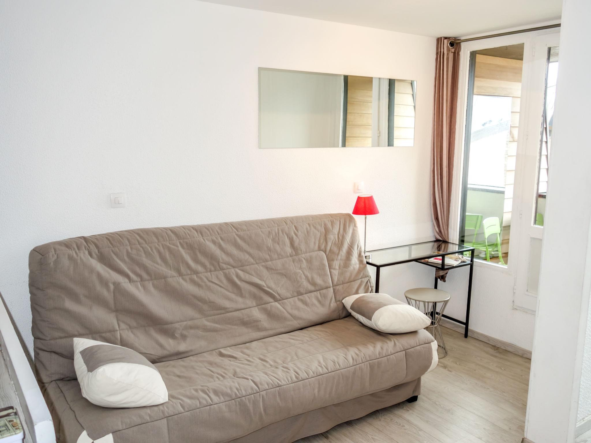 Foto 7 - Apartamento de 1 habitación en Deauville con vistas al mar