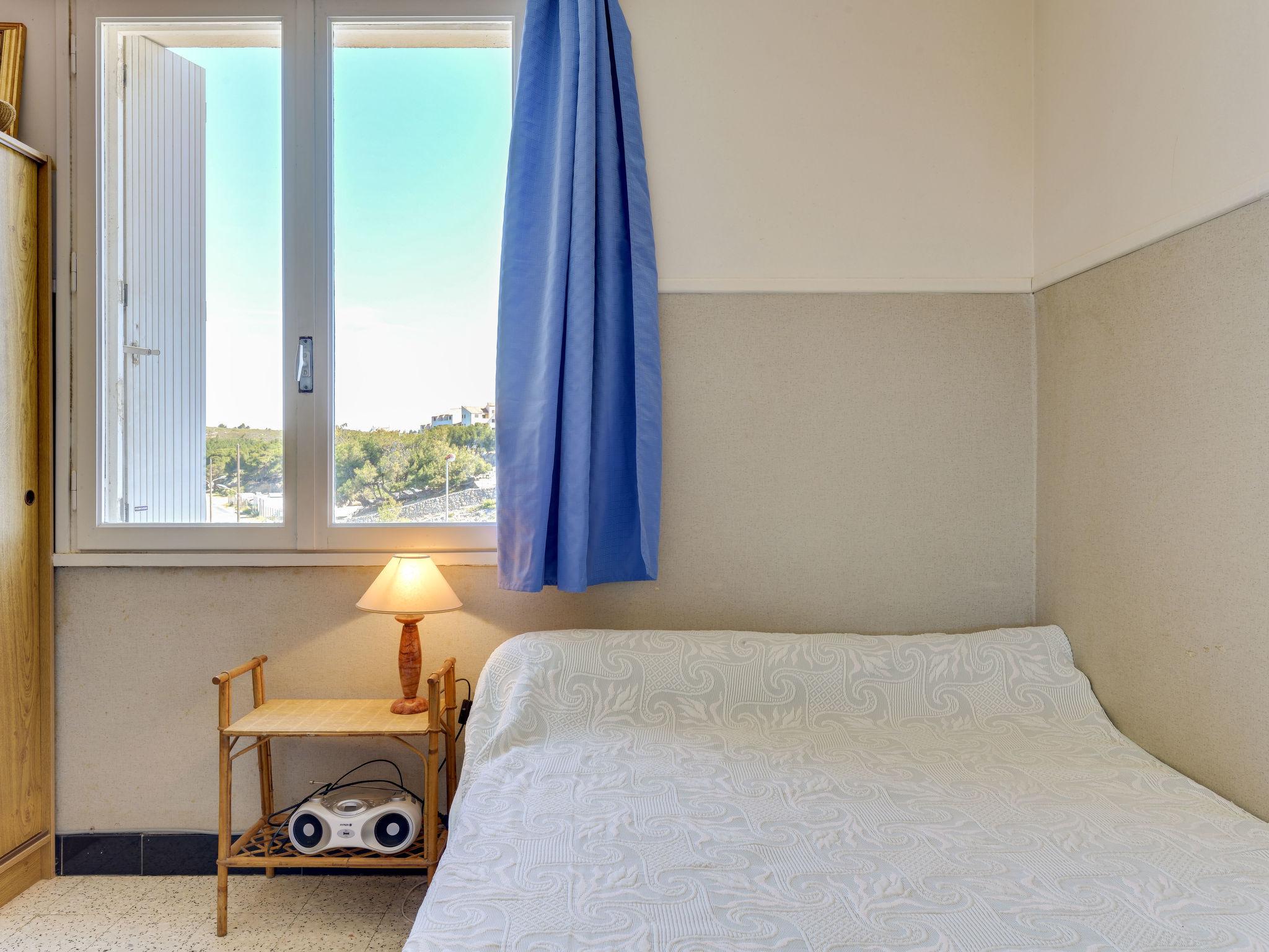 Foto 7 - Appartamento con 1 camera da letto a Narbonne con vista mare