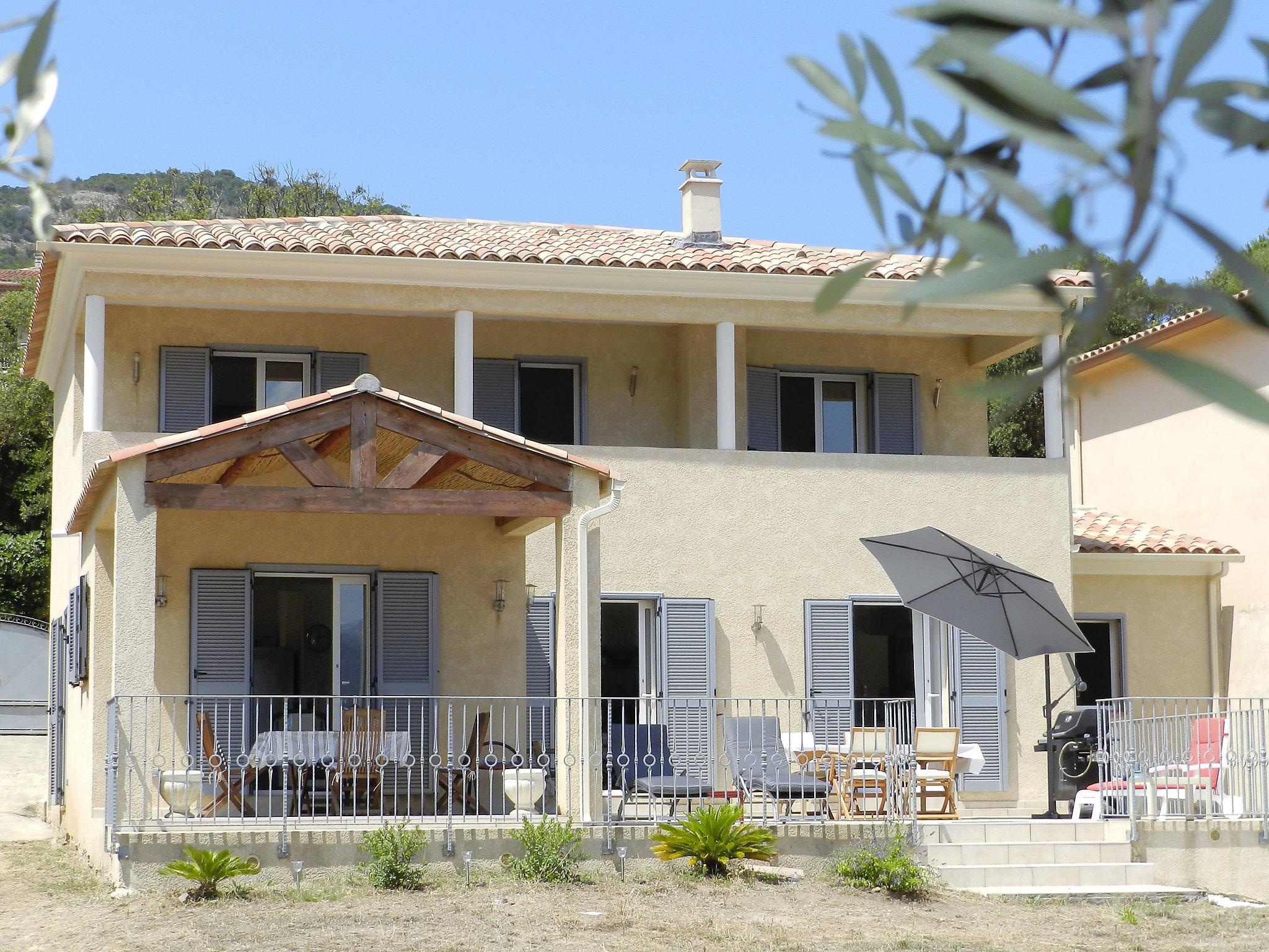 Foto 2 - Casa de 3 habitaciones en Galéria con terraza y vistas al mar