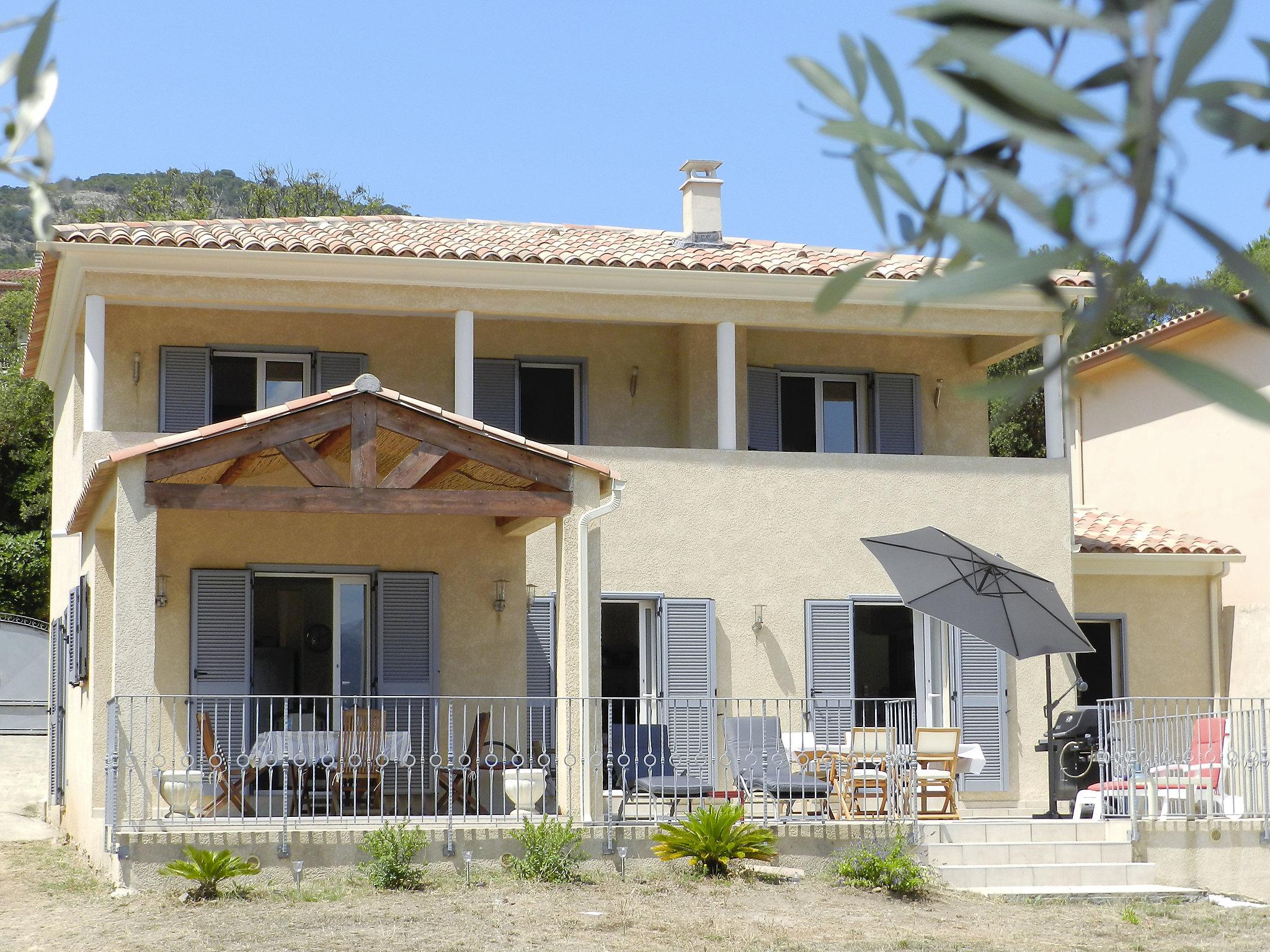 Foto 2 - Casa con 3 camere da letto a Galéria con terrazza e vista mare