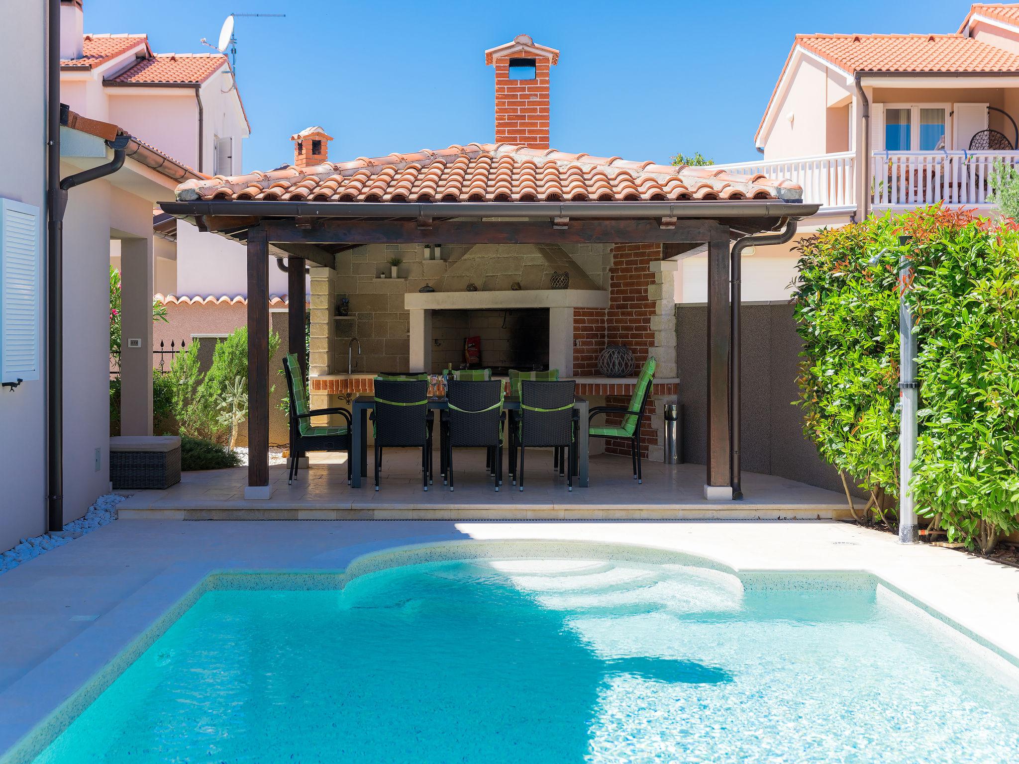 Photo 30 - Maison de 3 chambres à Marčana avec piscine privée et jardin