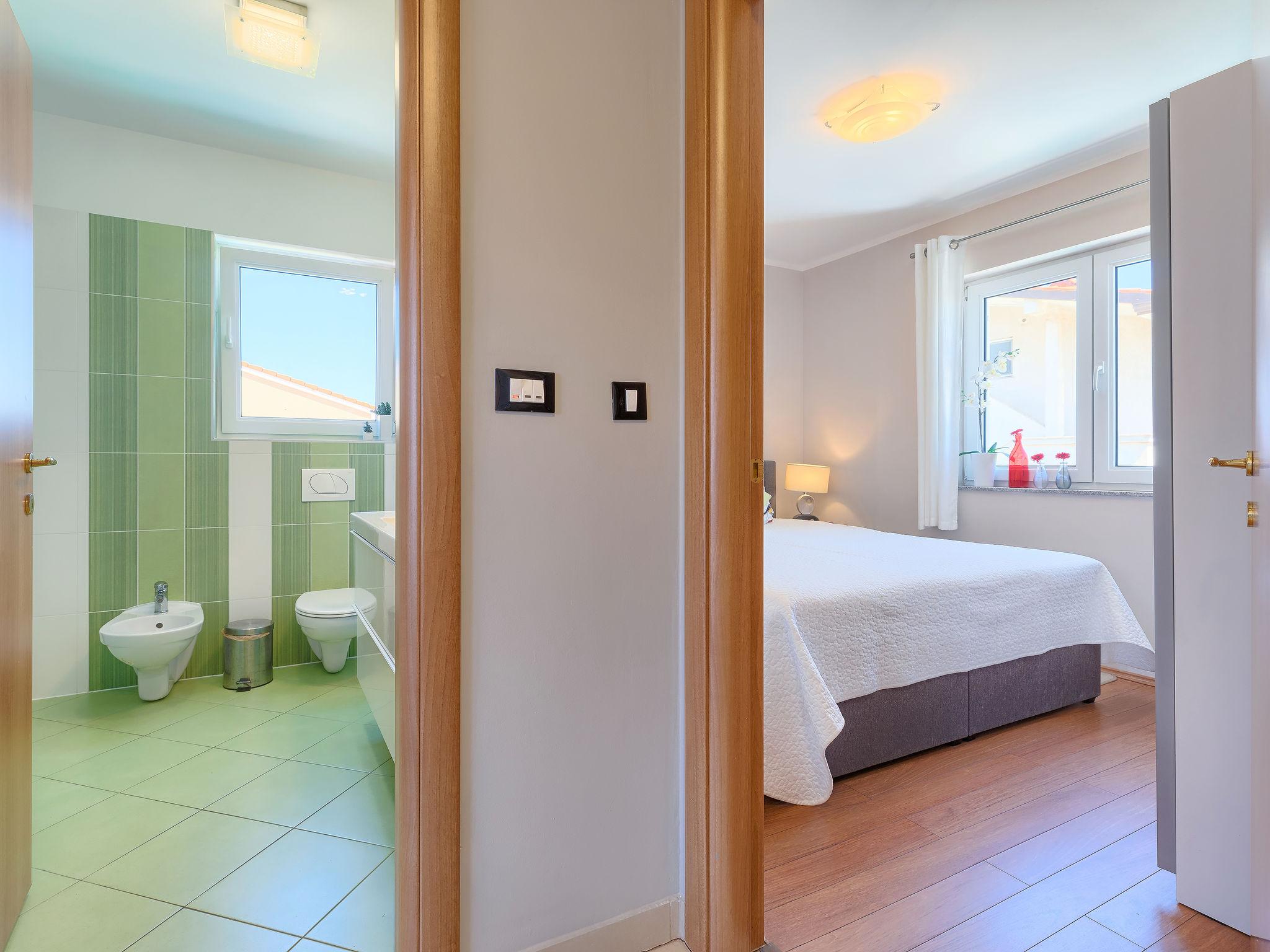 Foto 25 - Casa con 3 camere da letto a Marčana con piscina privata e vista mare