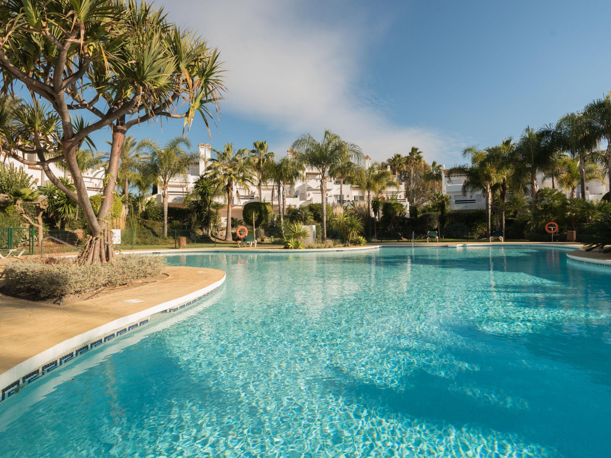 Foto 1 - Casa de 4 quartos em Estepona com piscina e vistas do mar