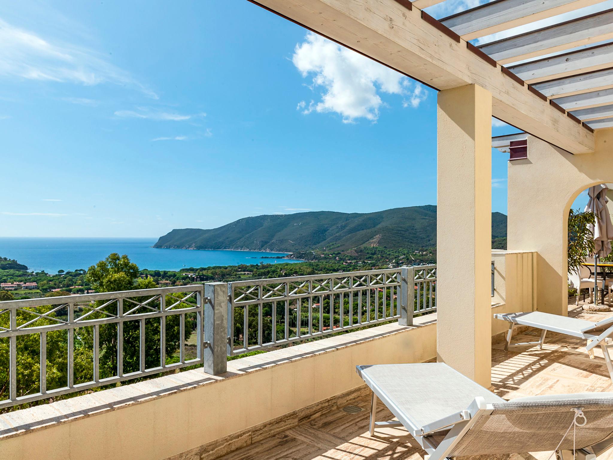 Foto 2 - Casa con 2 camere da letto a Capoliveri con piscina e vista mare