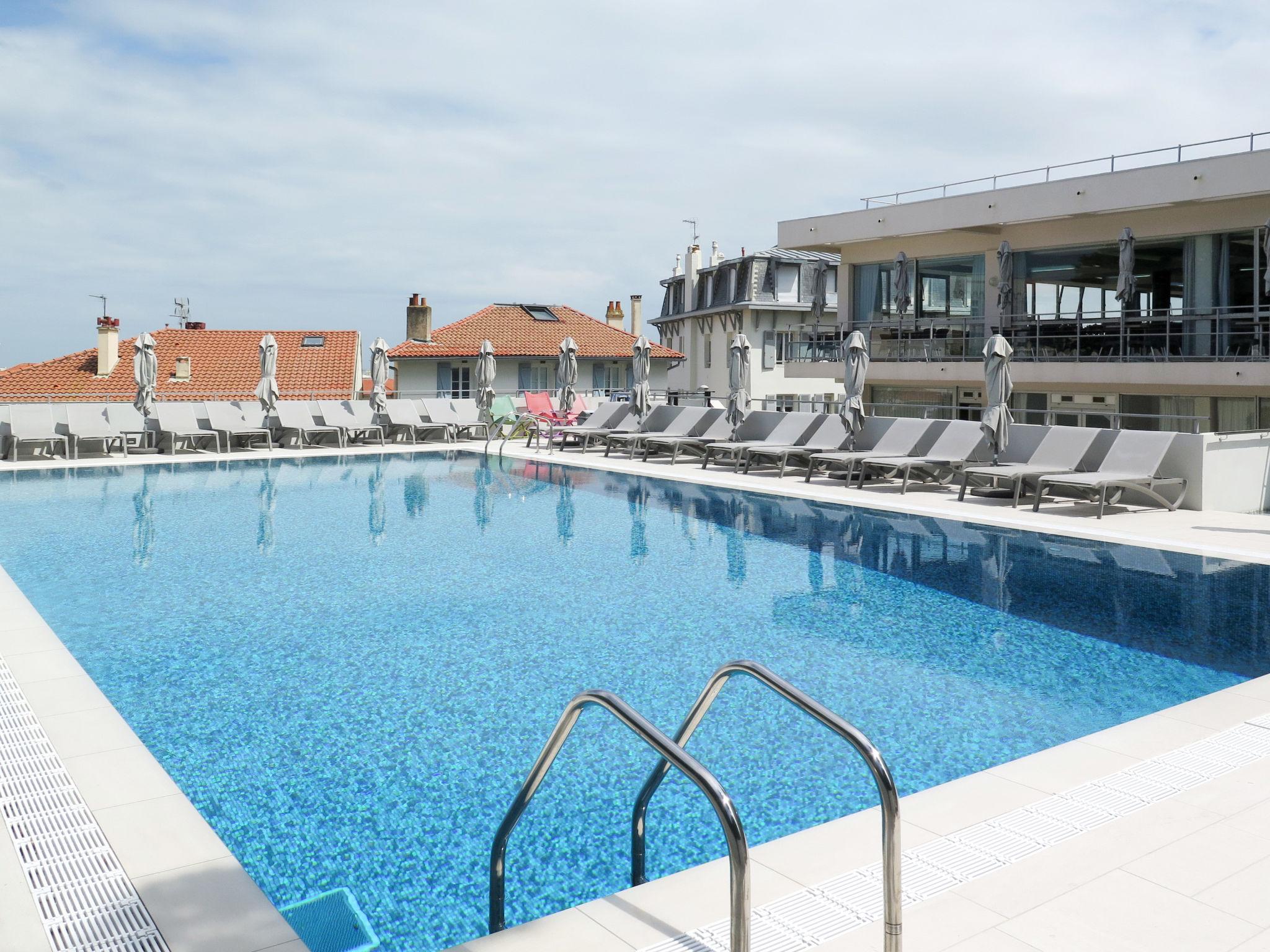 Foto 2 - Apartamento de 2 quartos em Biarritz com piscina e vistas do mar