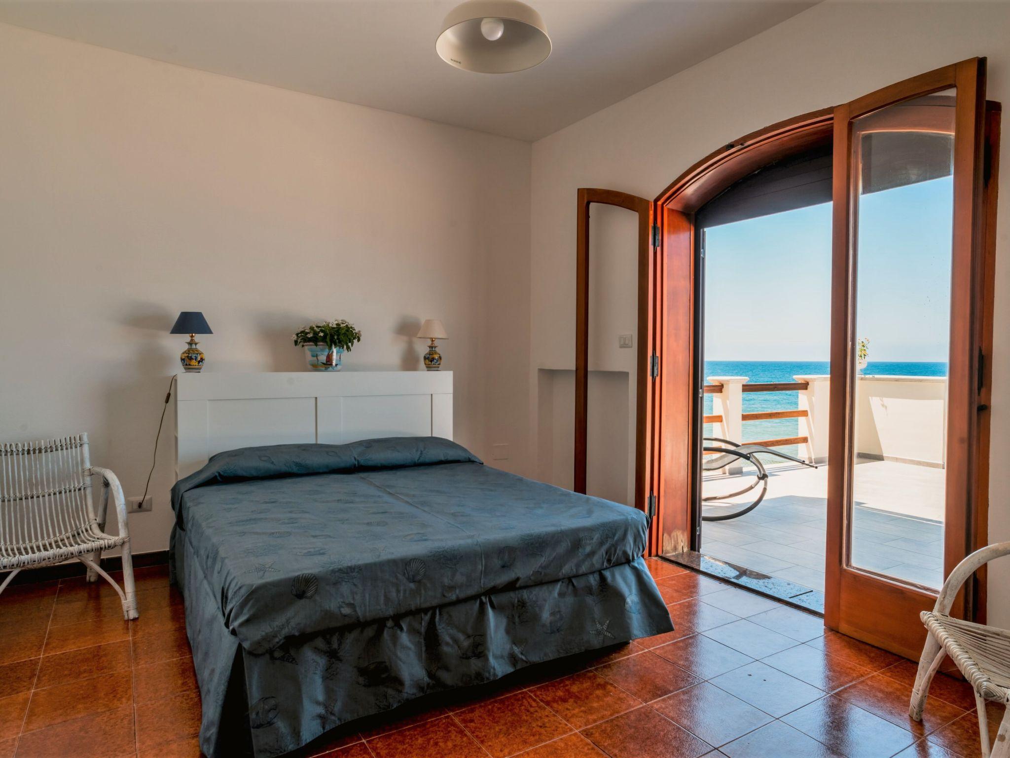 Foto 9 - Apartamento de 1 quarto em Caronia com terraço e vistas do mar